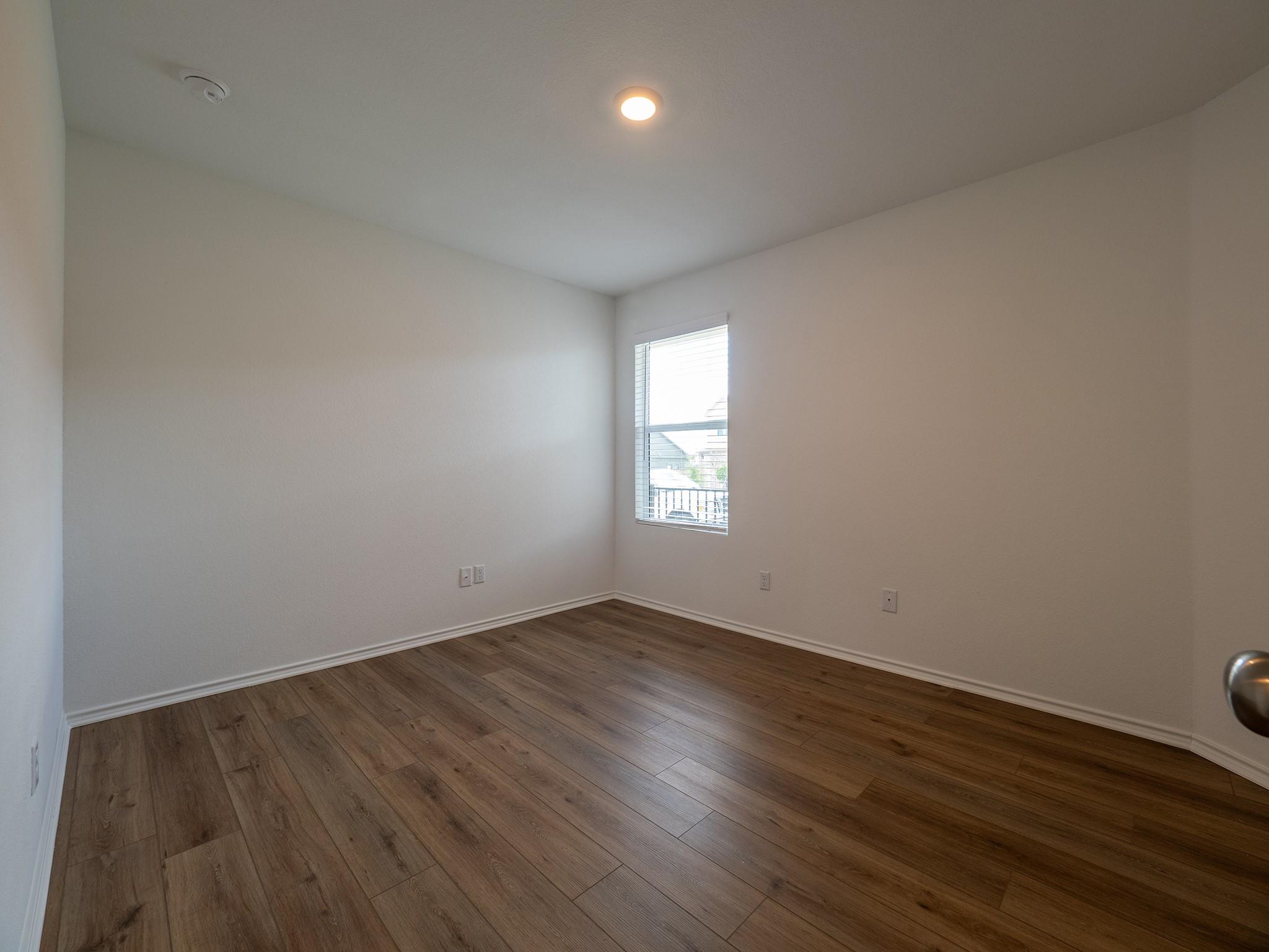 702 Silver Springs Bnd Property Photo 10
