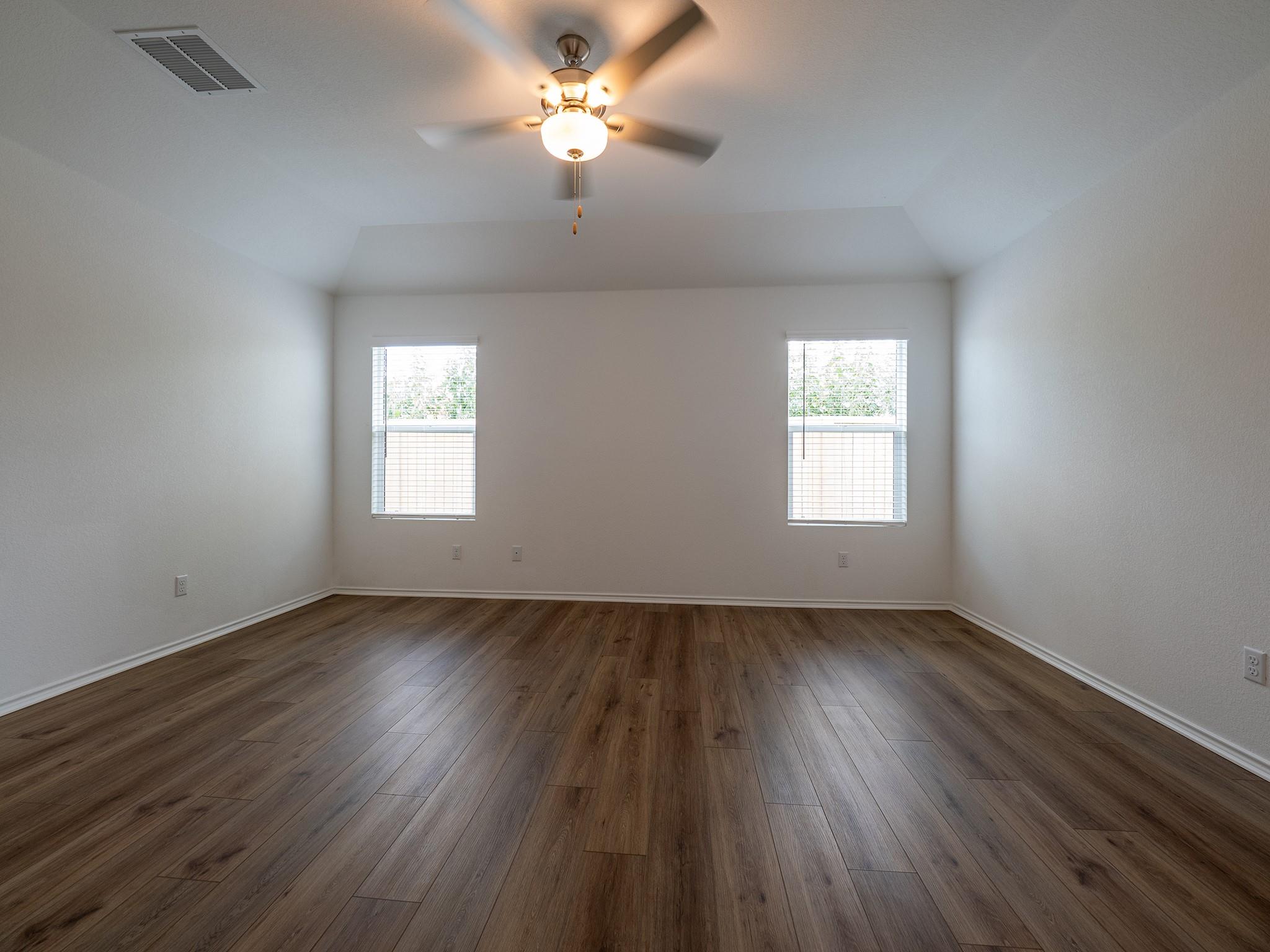 702 Silver Springs Bnd Property Photo 16