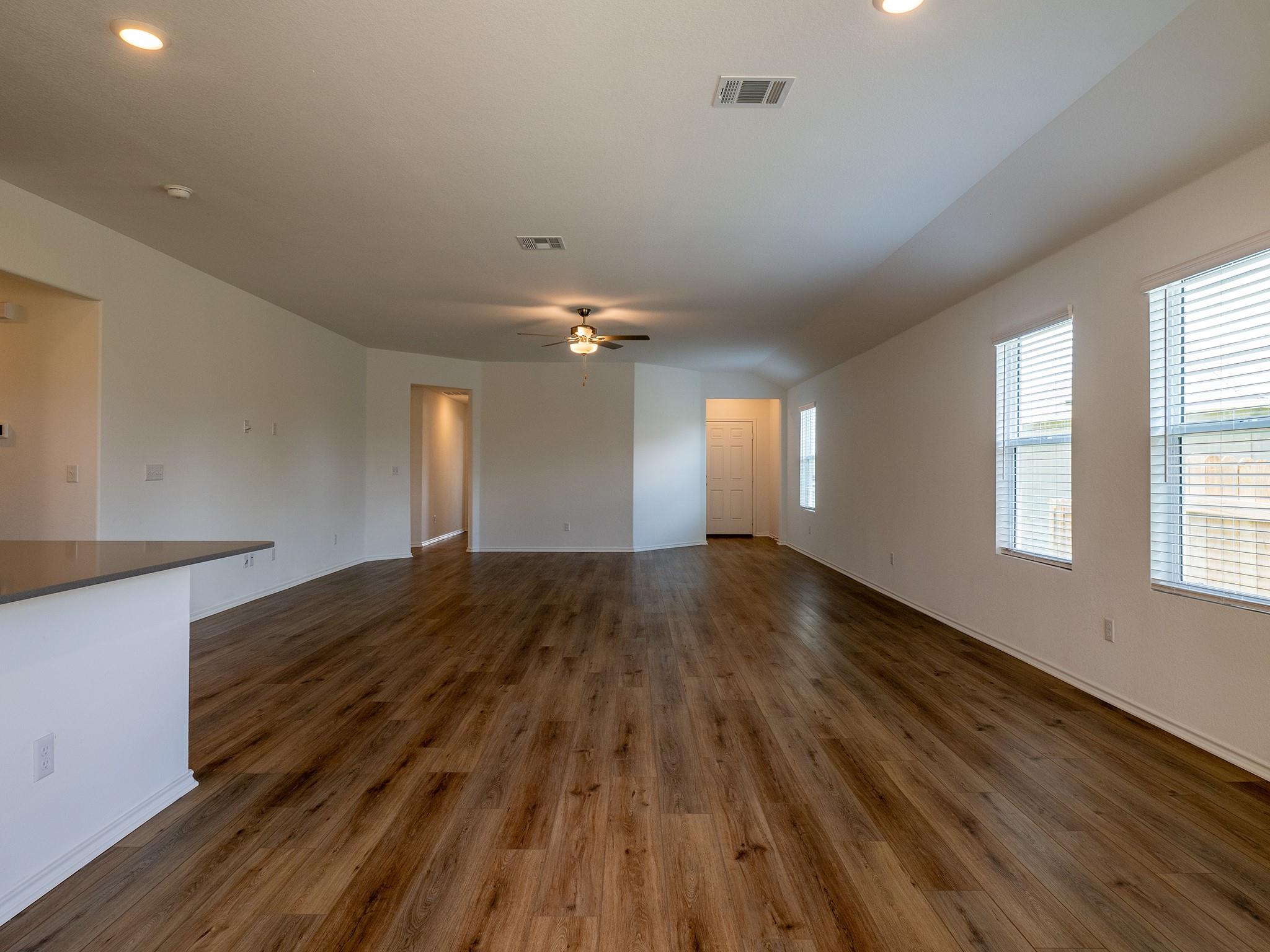 702 Silver Springs Bnd Property Photo 25