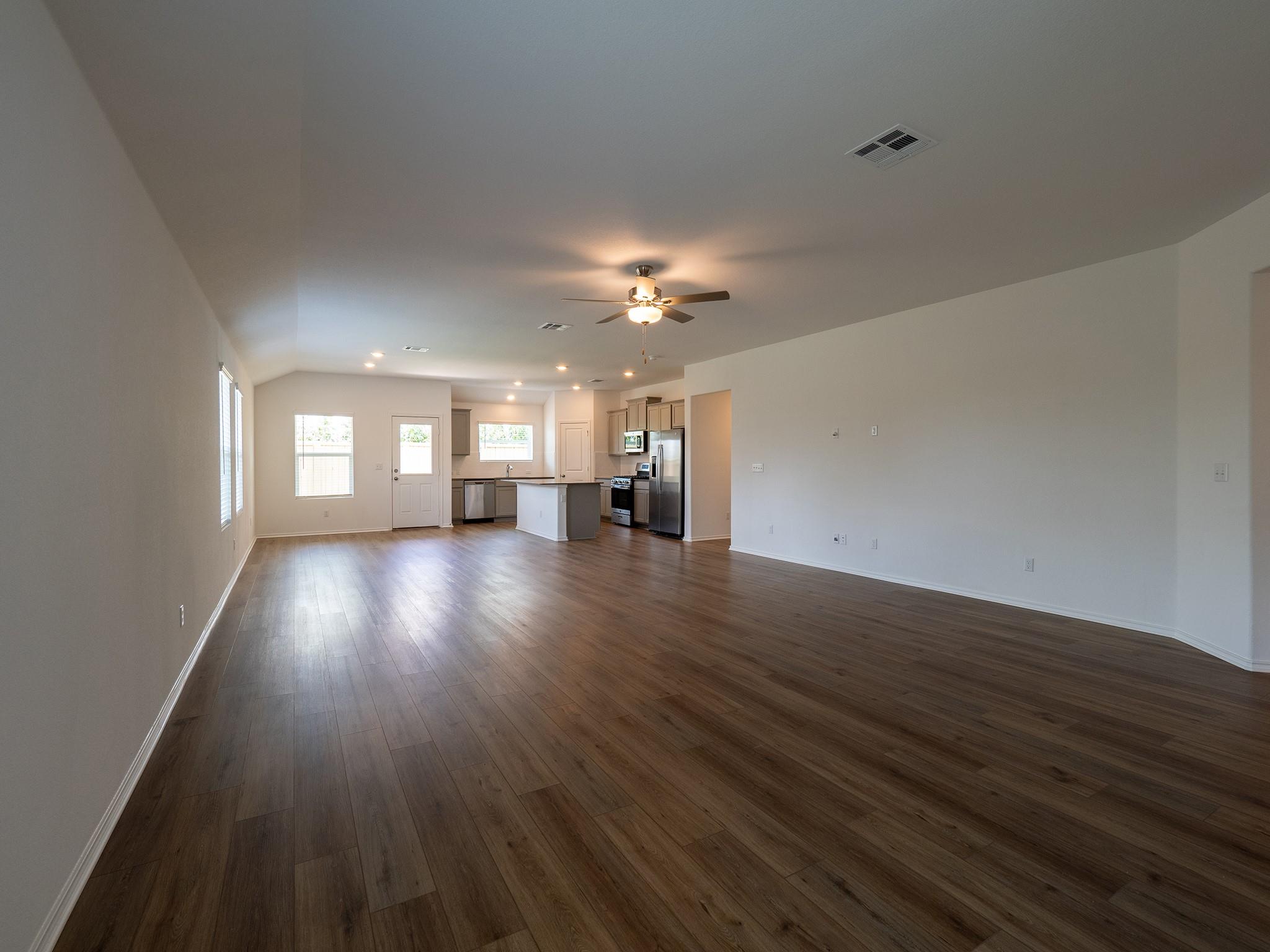 702 Silver Springs Bnd Property Photo 31