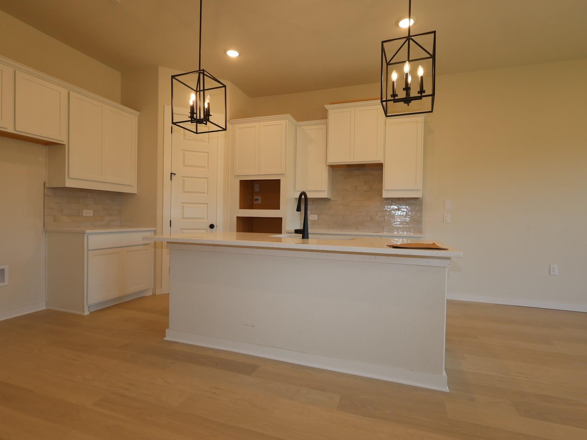 160 Champ Ave Property Photo 2