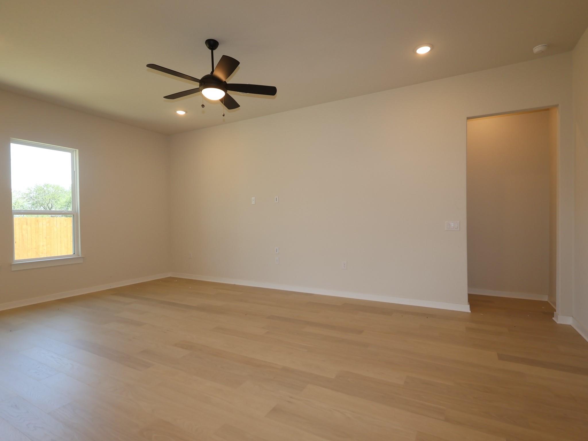160 Champ Ave Property Photo 6