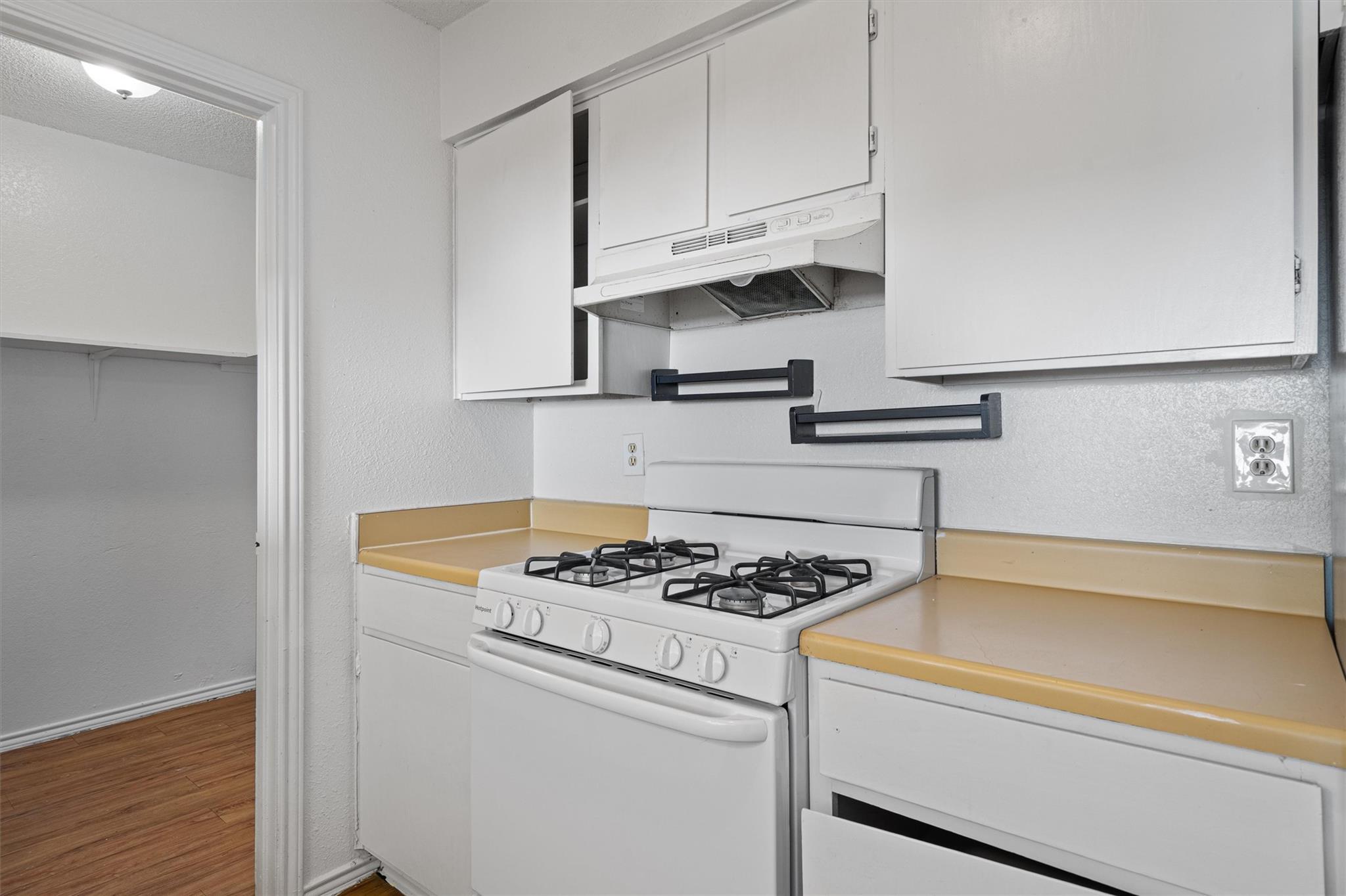5501 Spring Meadow Rd #b Property Photo 3