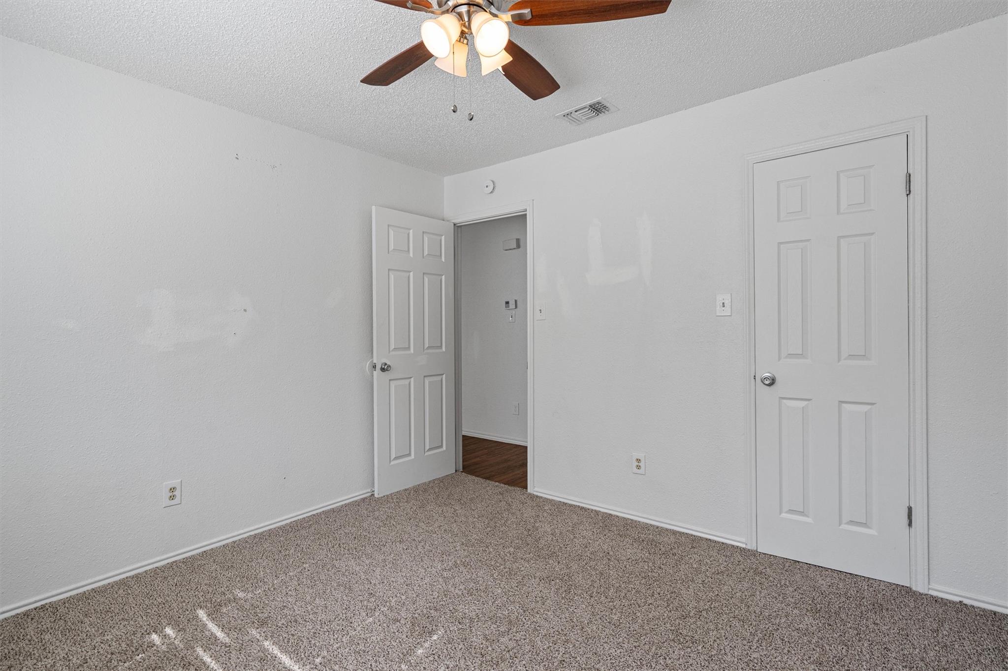 5501 Spring Meadow Rd #b Property Photo 5