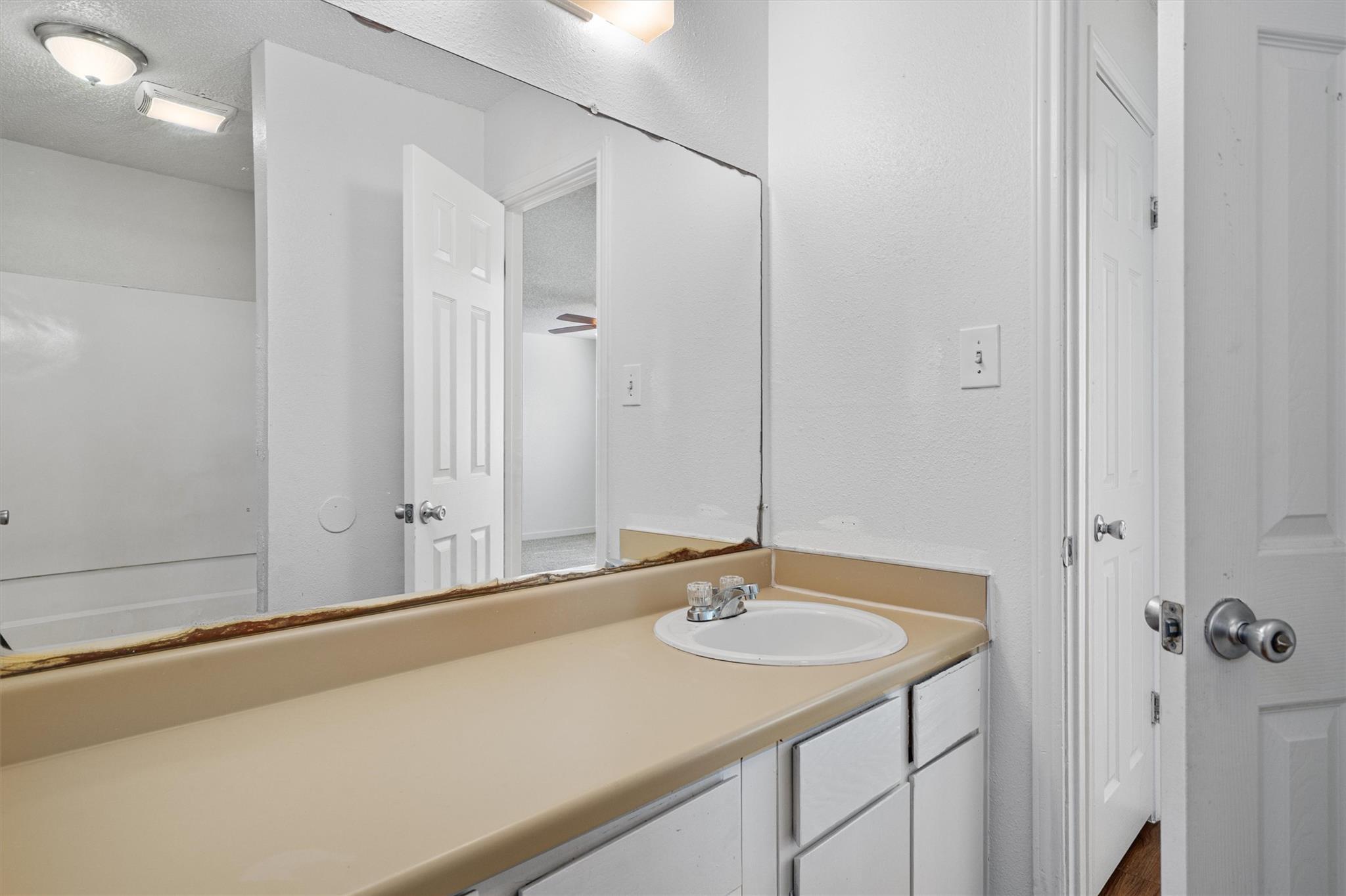 5501 Spring Meadow Rd #b Property Photo 8