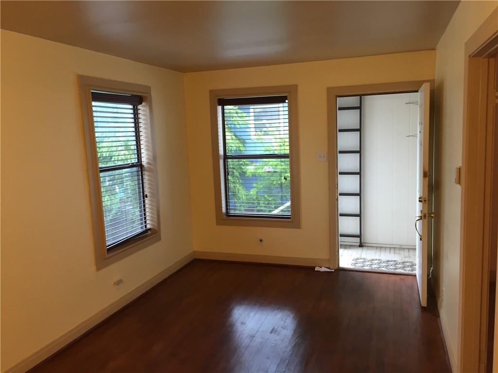 611 W 37th St #b Property Photo 3