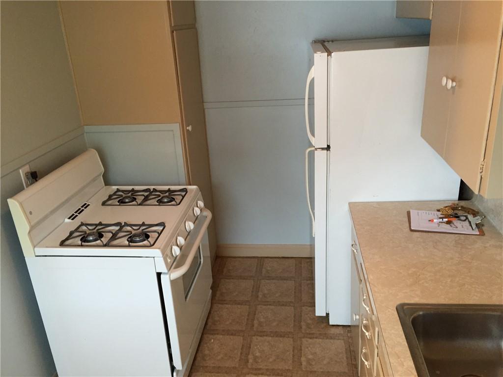 611 W 37th St #b Property Photo 5