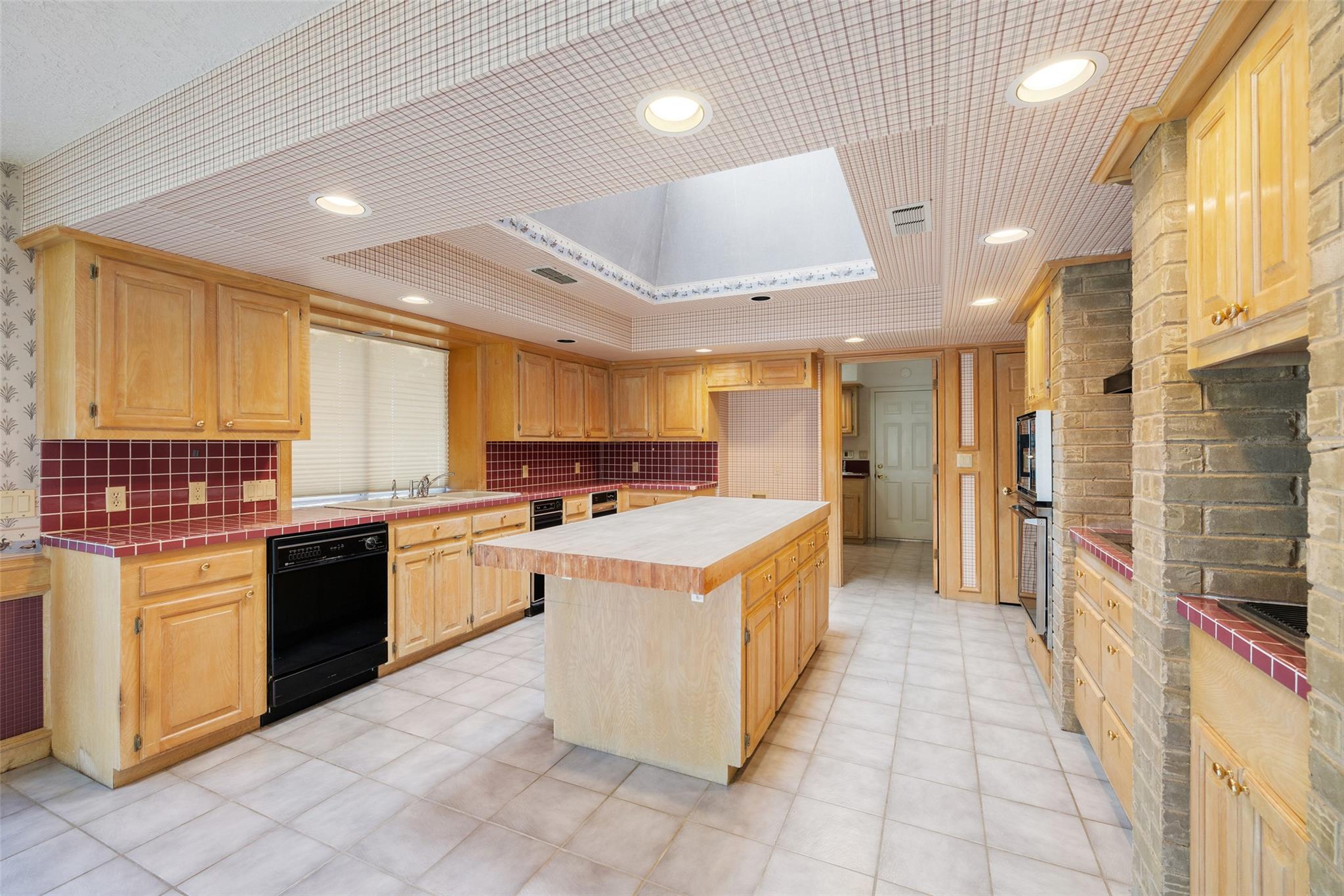 1322 Hi Cir N Property Photo 6