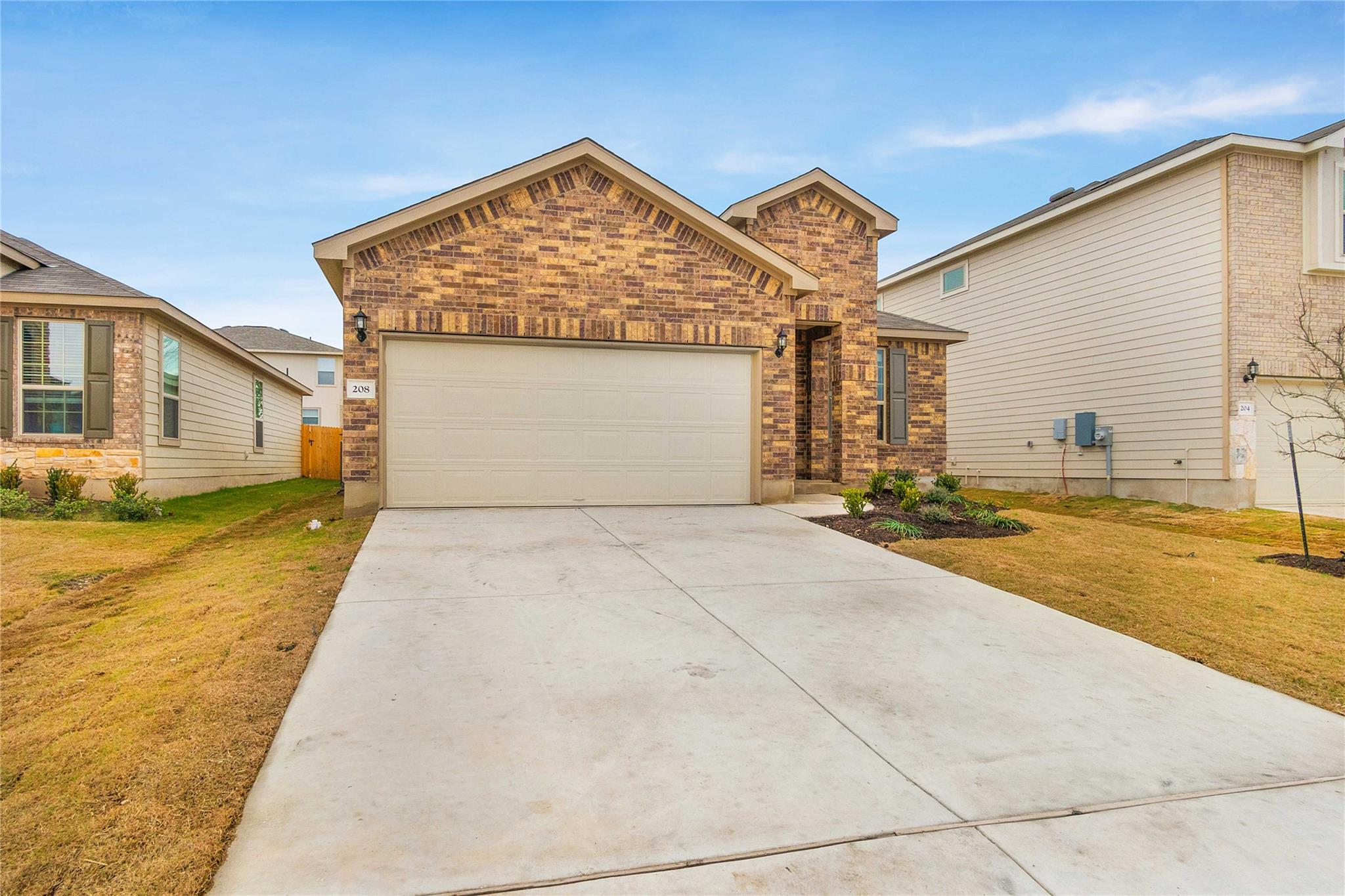 208 Kildeer Pass Property Photo 1