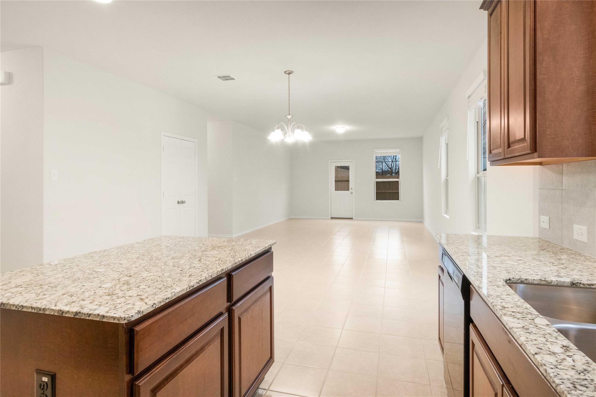 208 Kildeer Pass Property Photo 10