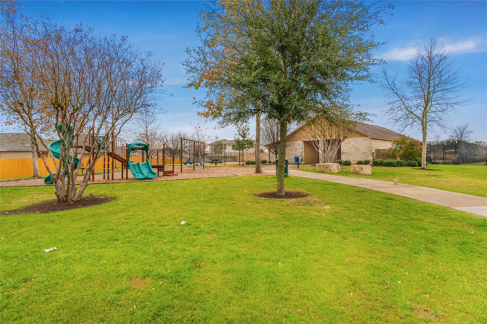 208 Kildeer Pass Property Photo 25