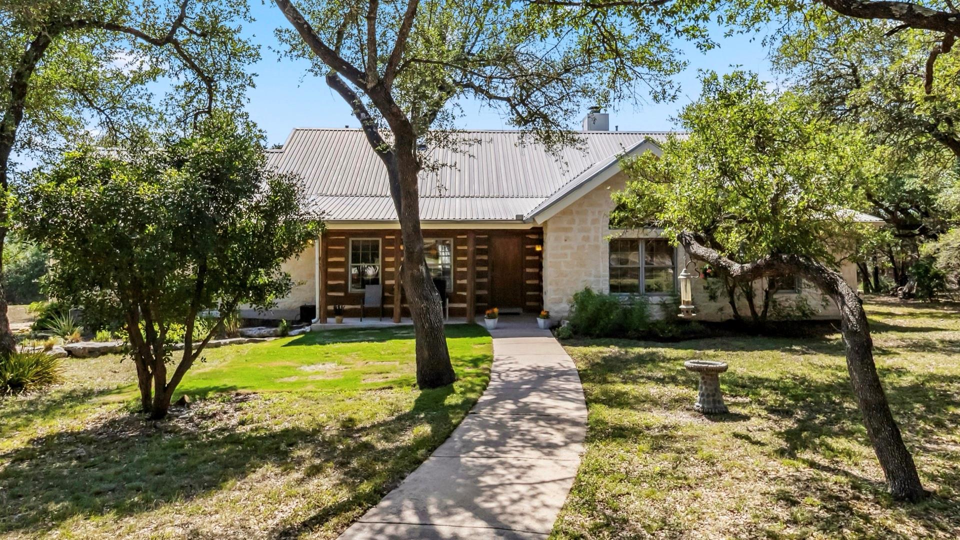 300 Sundown Rdg Property Photo 1