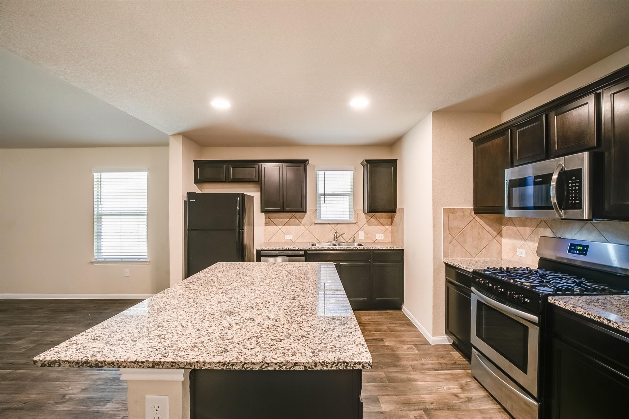 15008 Custis Ln Property Photo 8