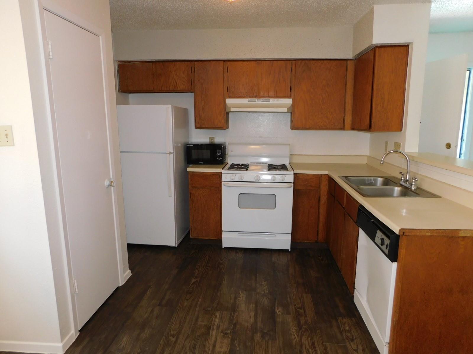 2301 Cedrick Cv #d Property Photo 2