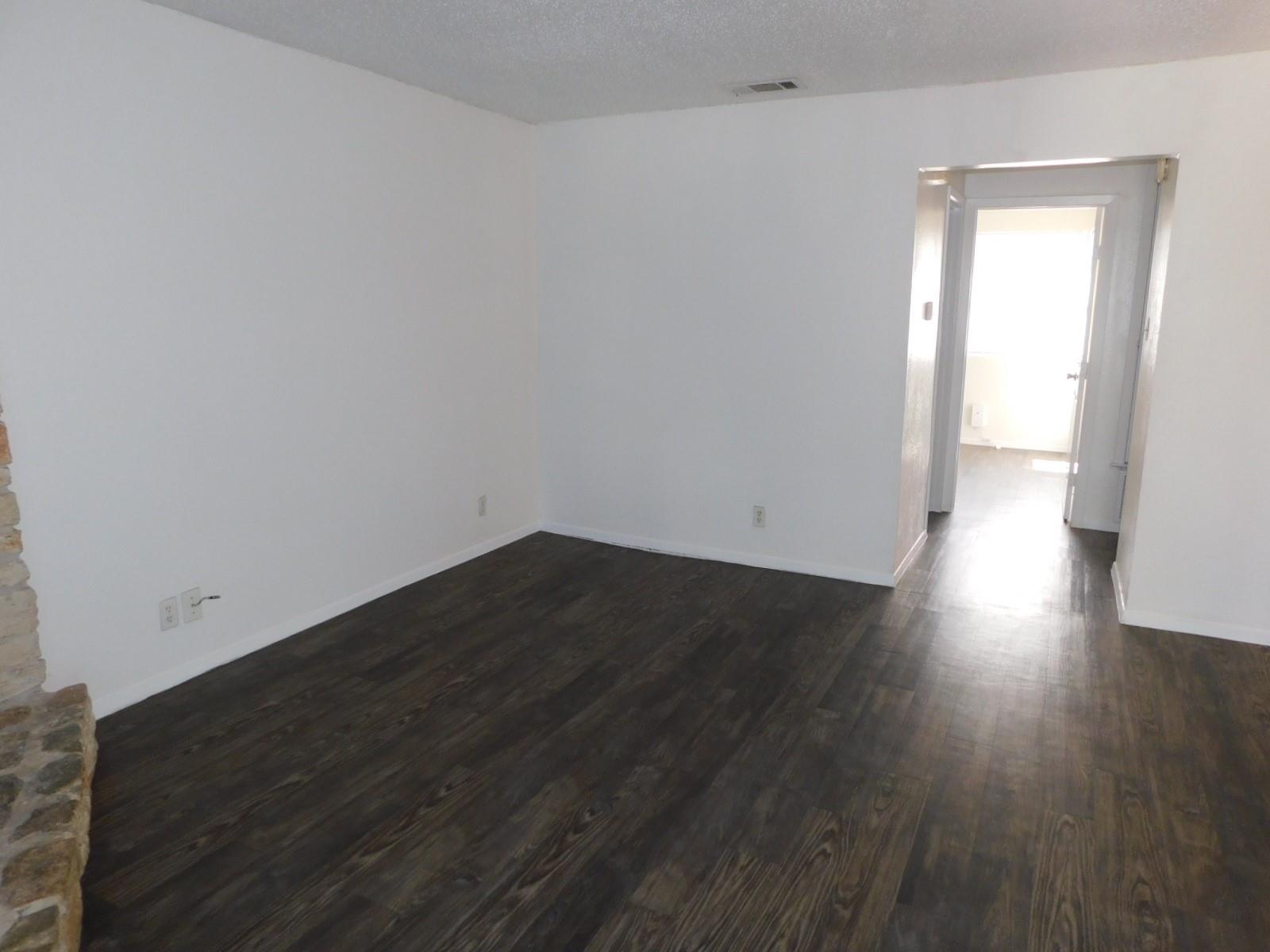 2301 Cedrick Cv #d Property Photo 4