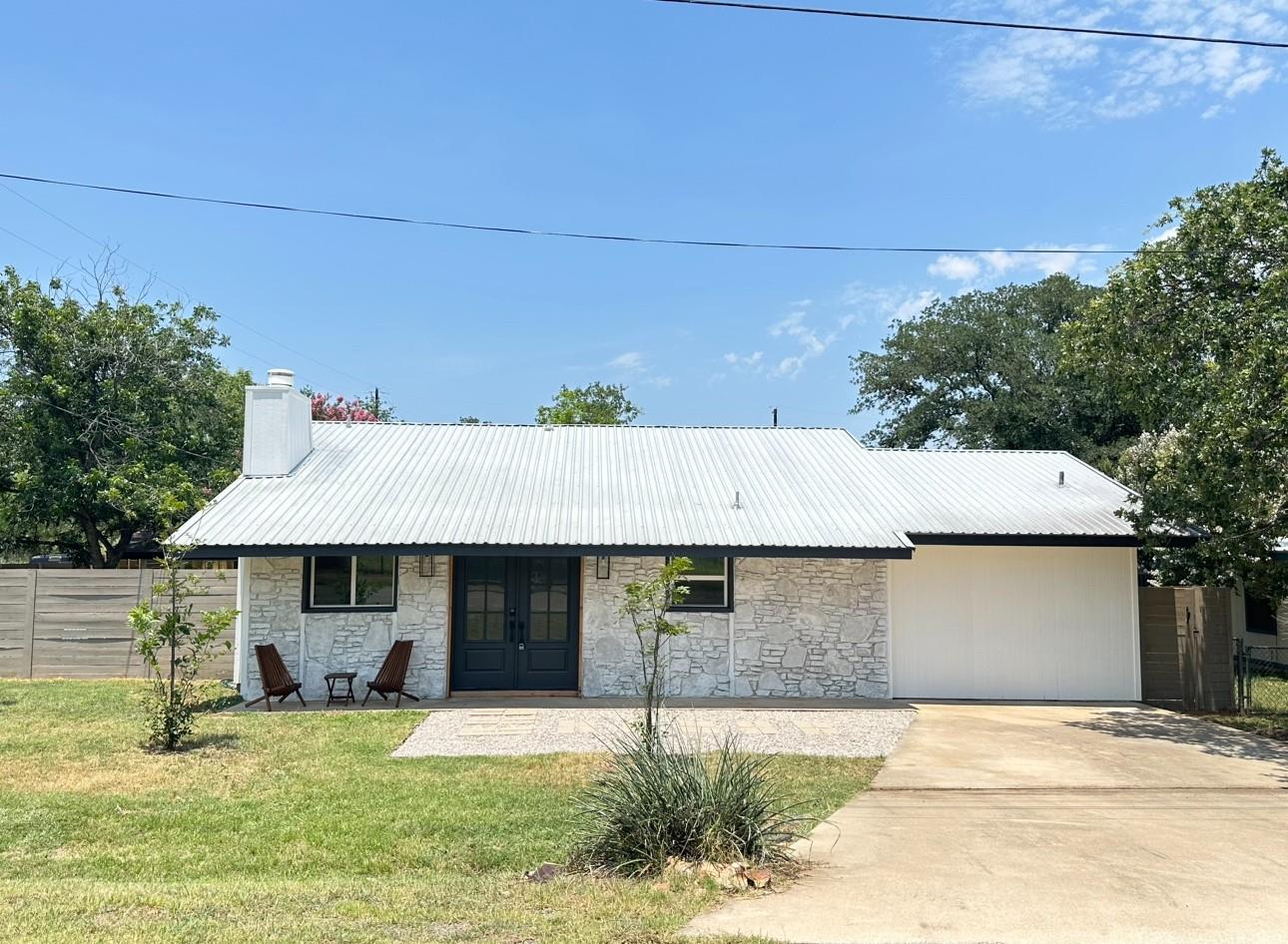 403 Hilldale Dr Property Photo