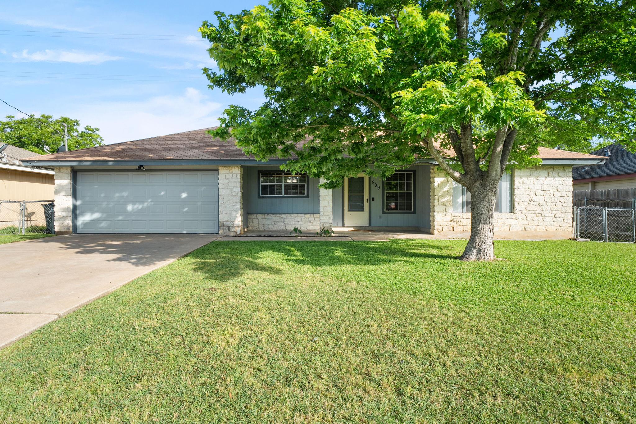 909 Garden View Dr Property Photo 1