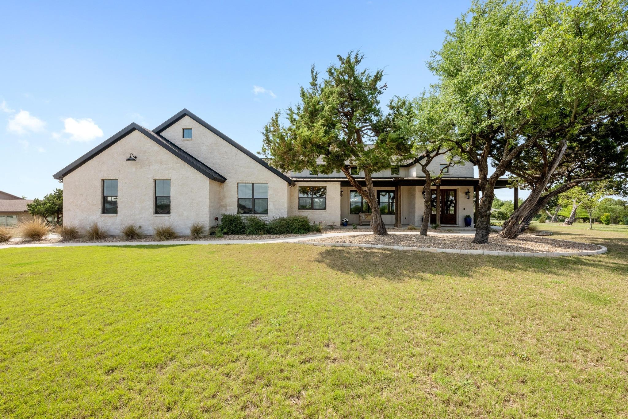 215 Sandy Creek Cv Property Photo 1