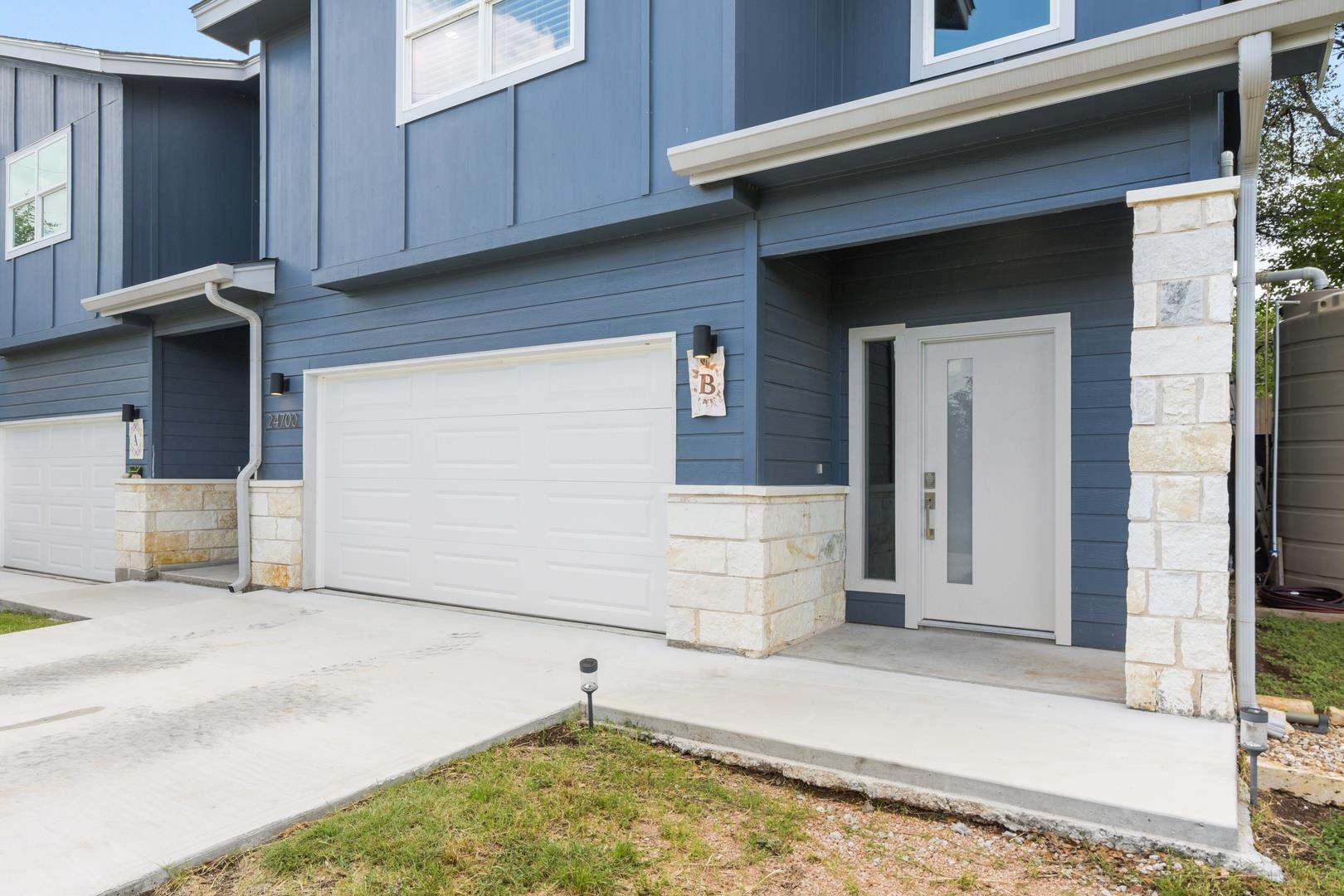 24700 Whitney Dr #b Property Photo 3