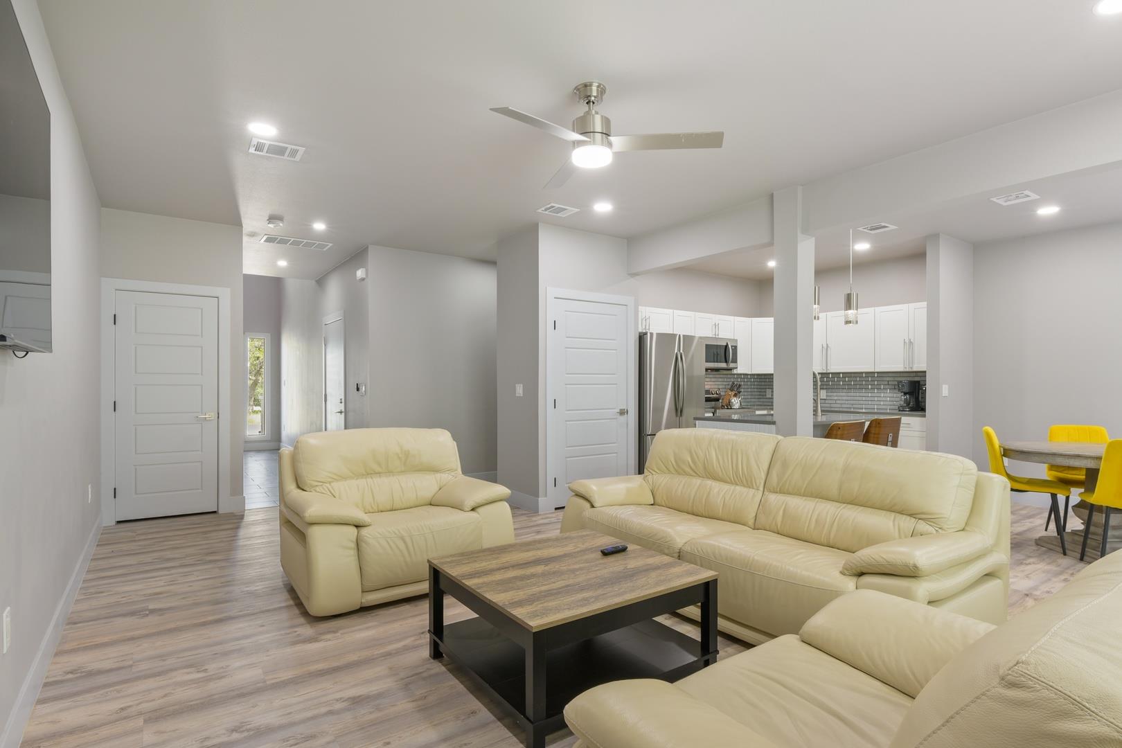 24700 Whitney Dr #b Property Photo 13