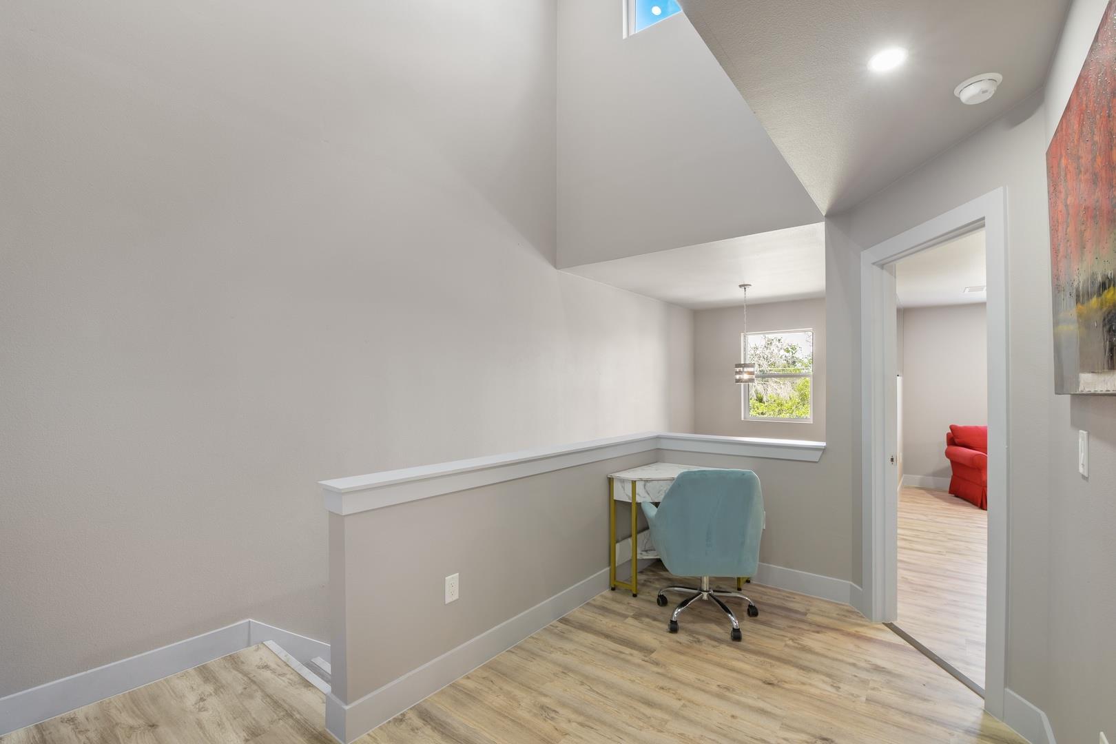 24700 Whitney Dr #b Property Photo 18