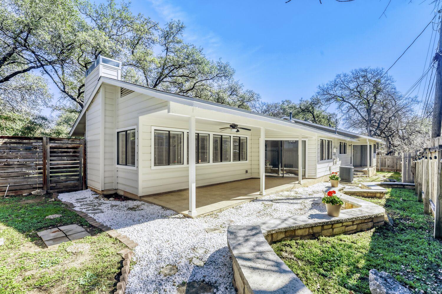 8126 Ceberry Dr Property Photo 17