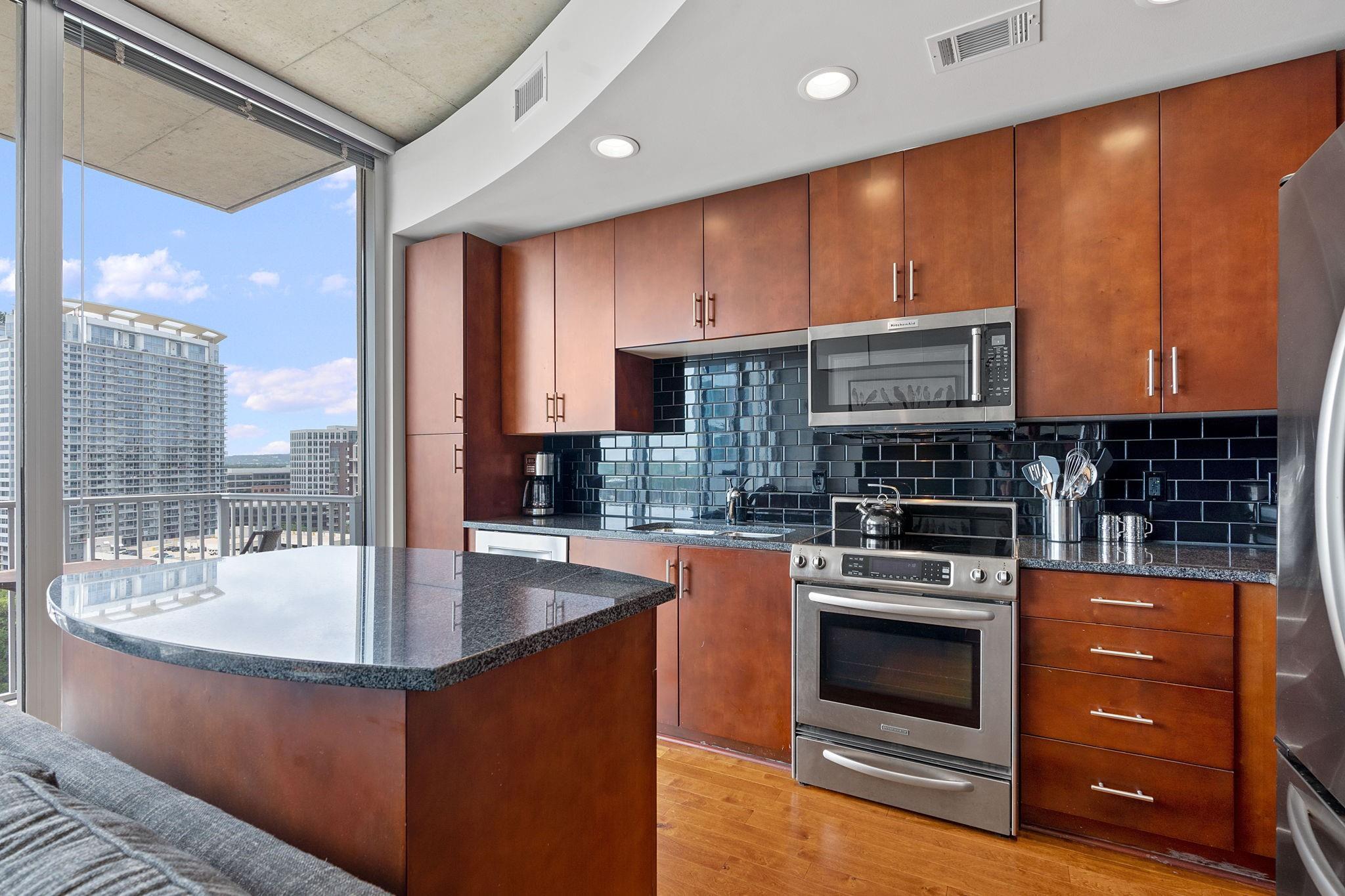 360 Nueces St #1310 Property Photo 9