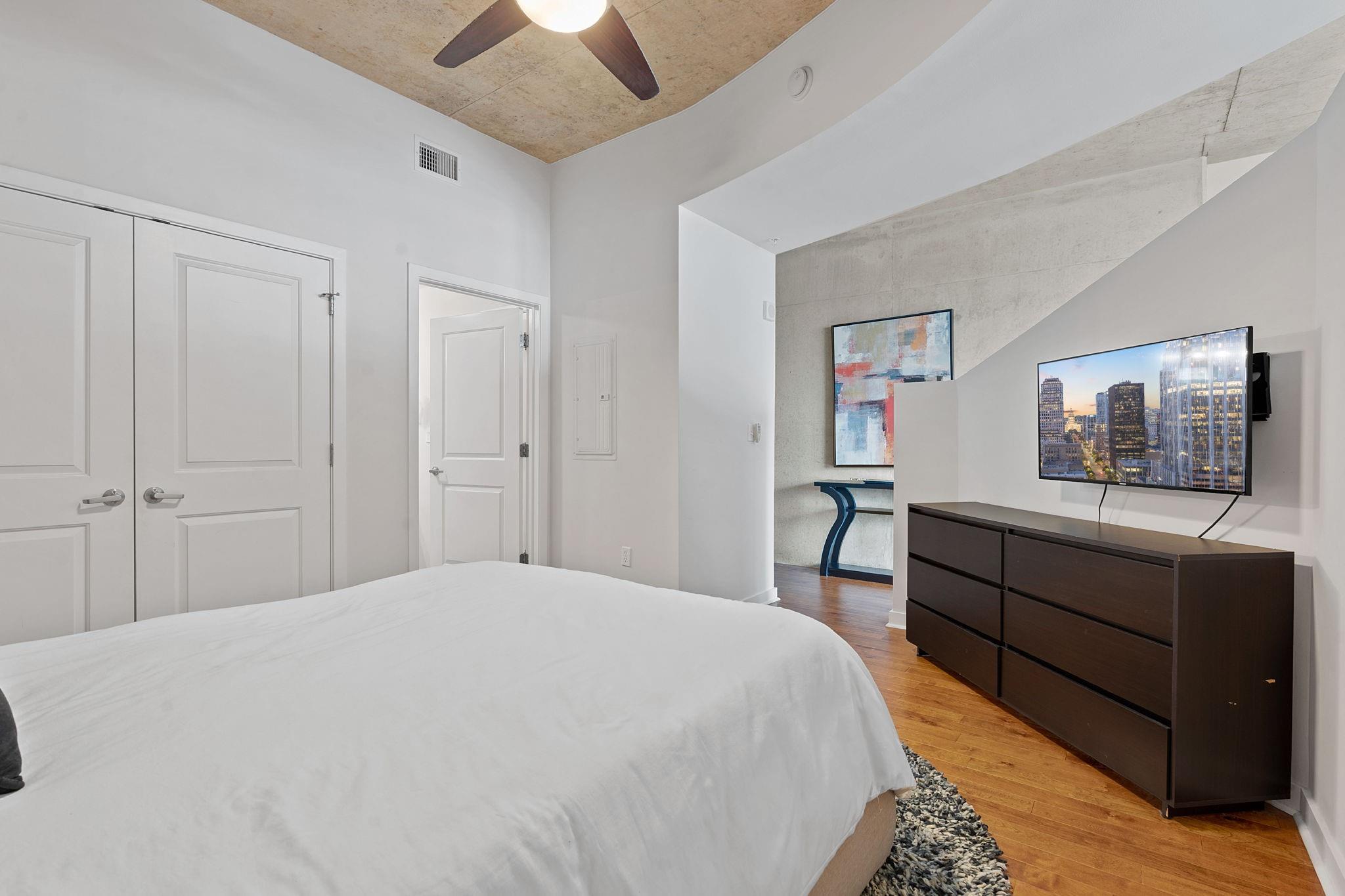 360 Nueces St #1310 Property Photo 17