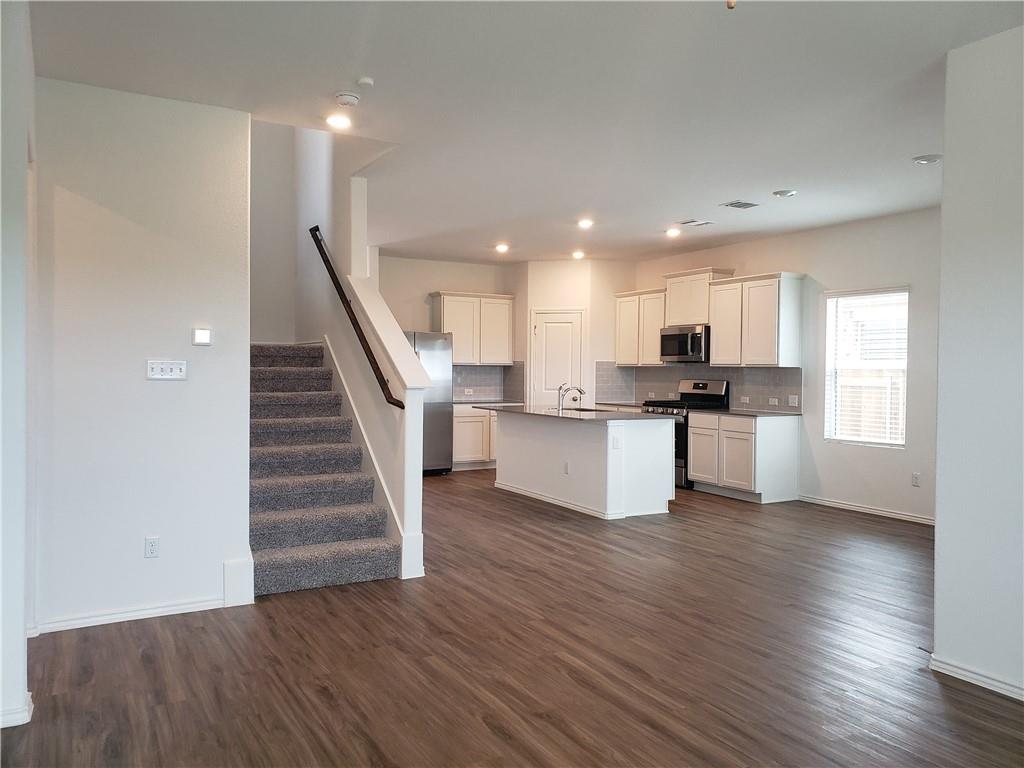 125 Wolseley Dr Property Photo 1