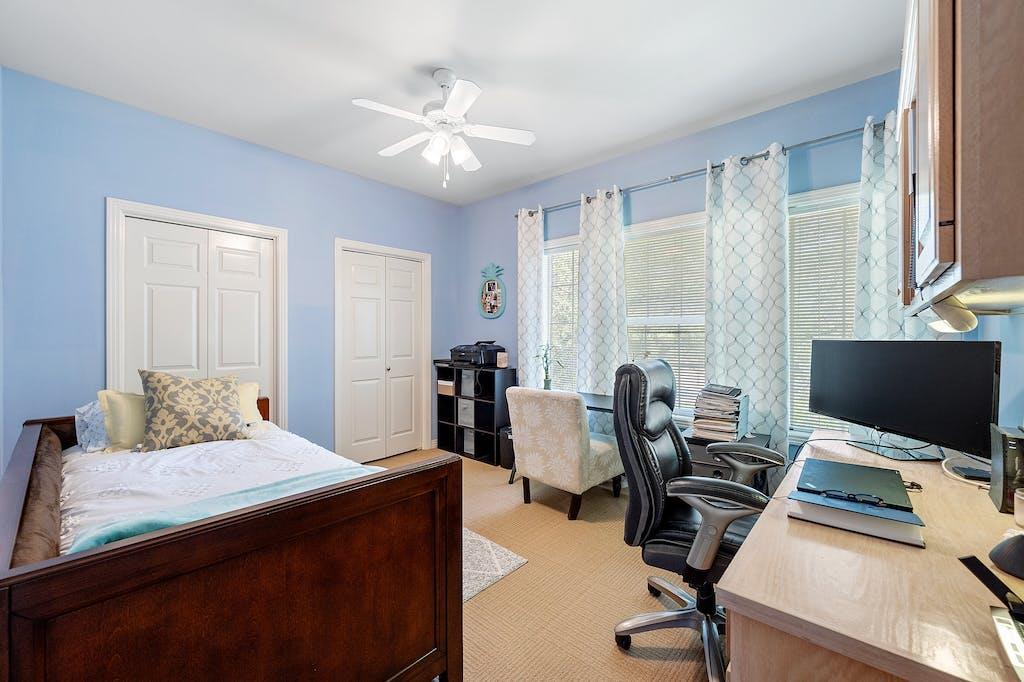 1207 Lakeway Dr Property Photo 25