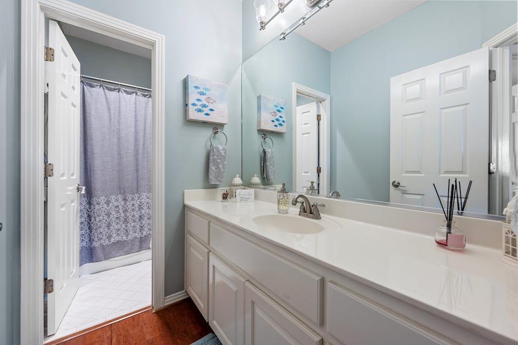 1207 Lakeway Dr Property Photo 26