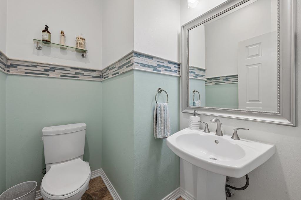 1207 Lakeway Dr Property Photo 30