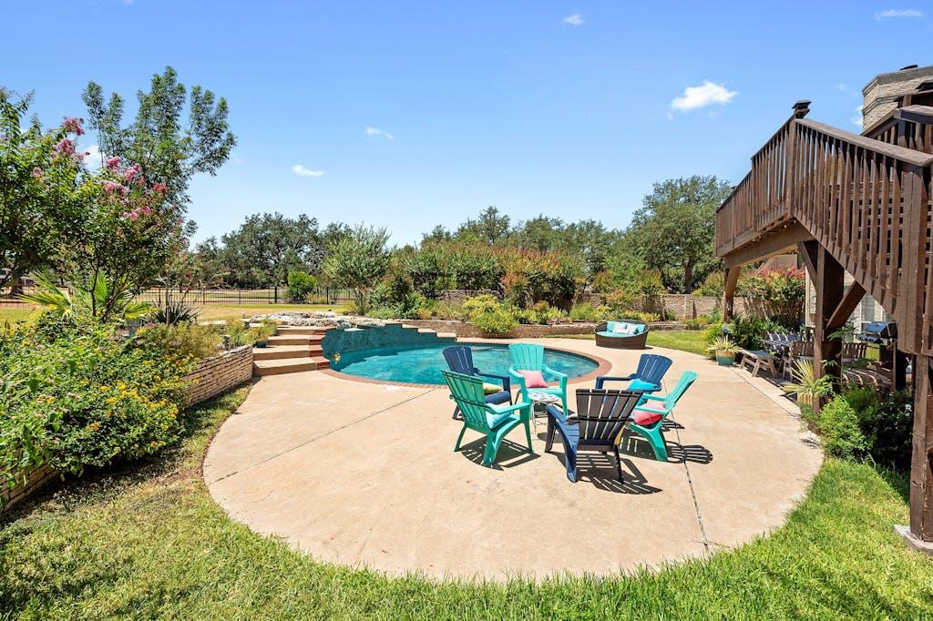1207 Lakeway Dr Property Photo 35