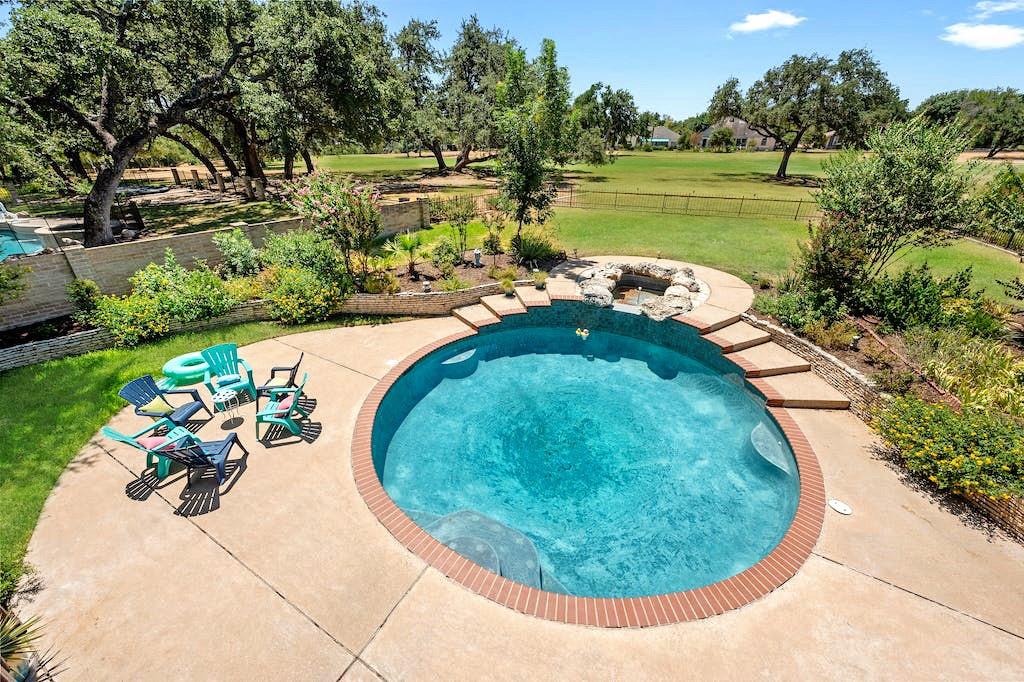 1207 Lakeway Dr Property Photo 37