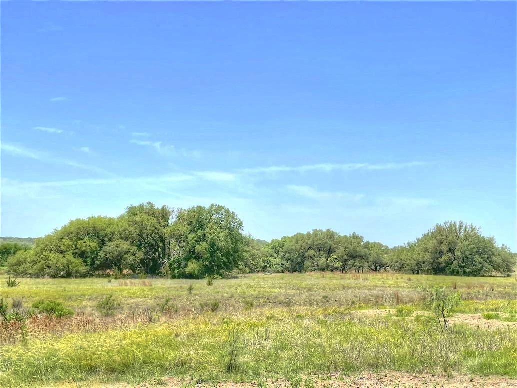 201 W Rolling Oaks Dr Property Photo 2
