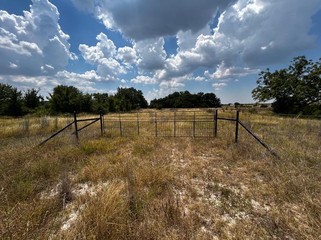 201 W Rolling Oaks Dr Property Photo 6