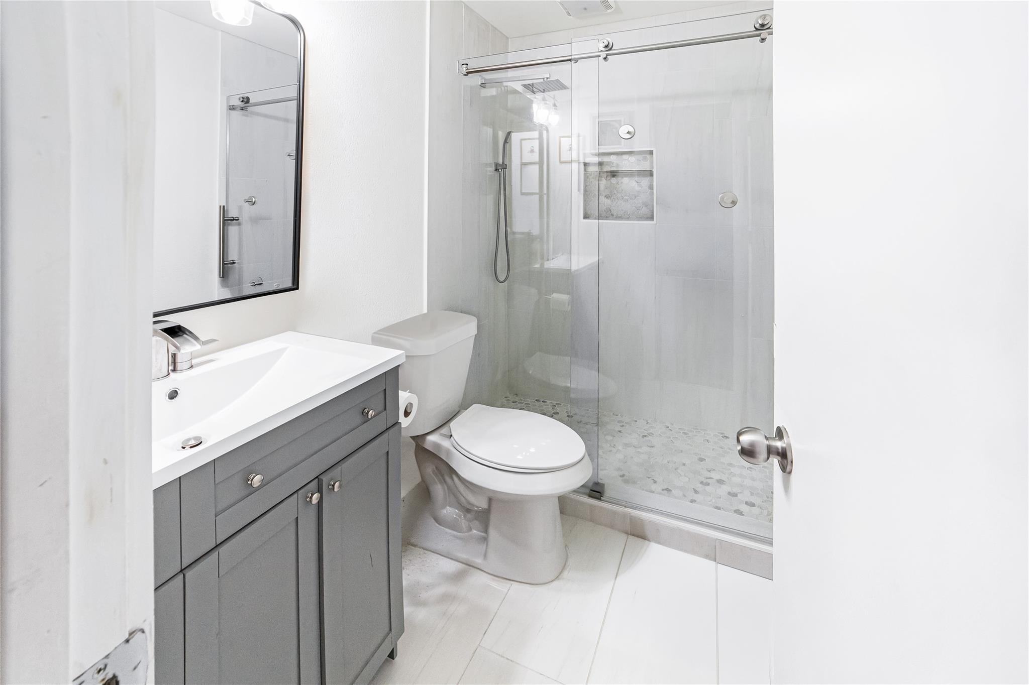1415 Mearns Meadow Blvd Property Photo 12
