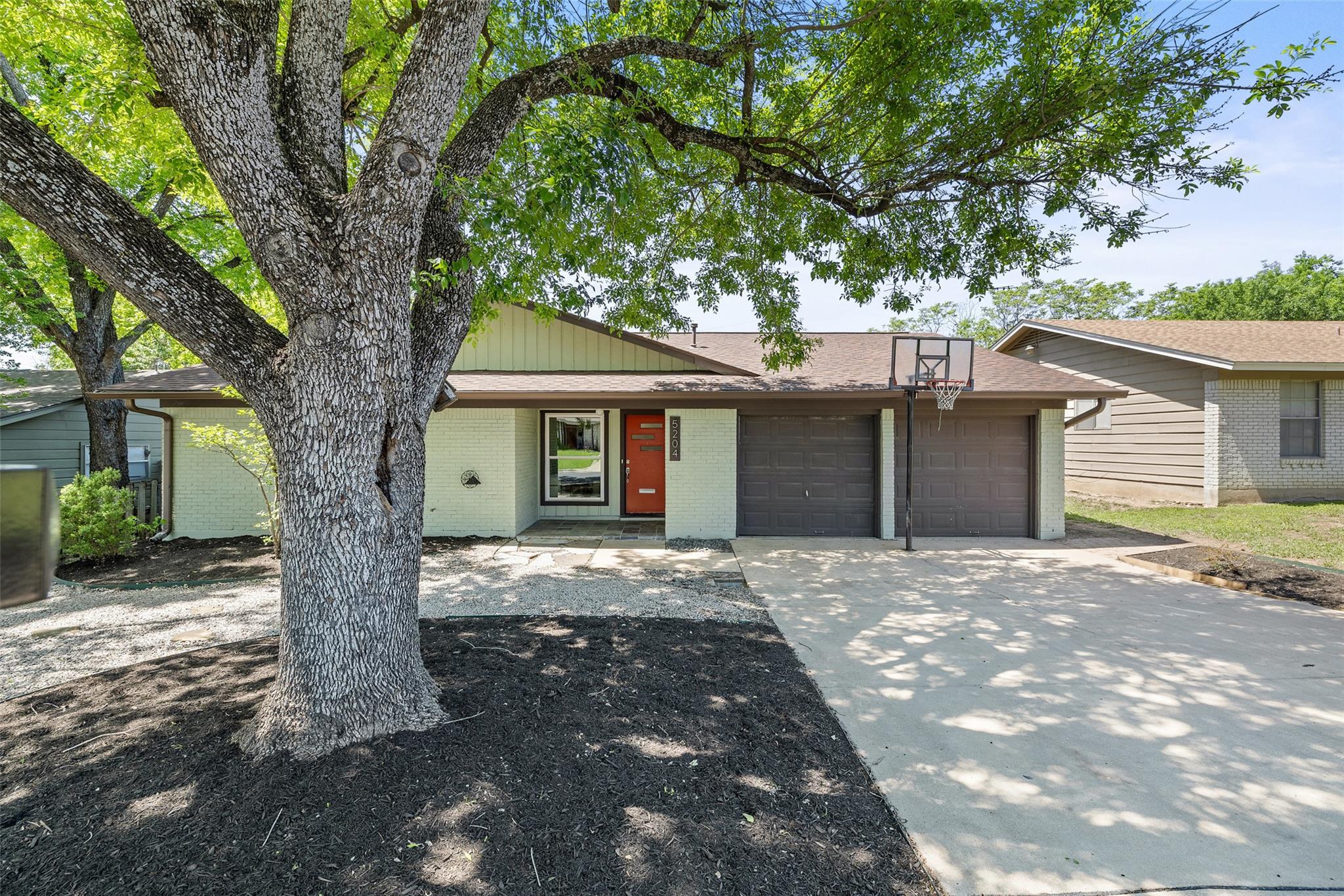 5204 Wayborne Hill Dr Property Photo 5