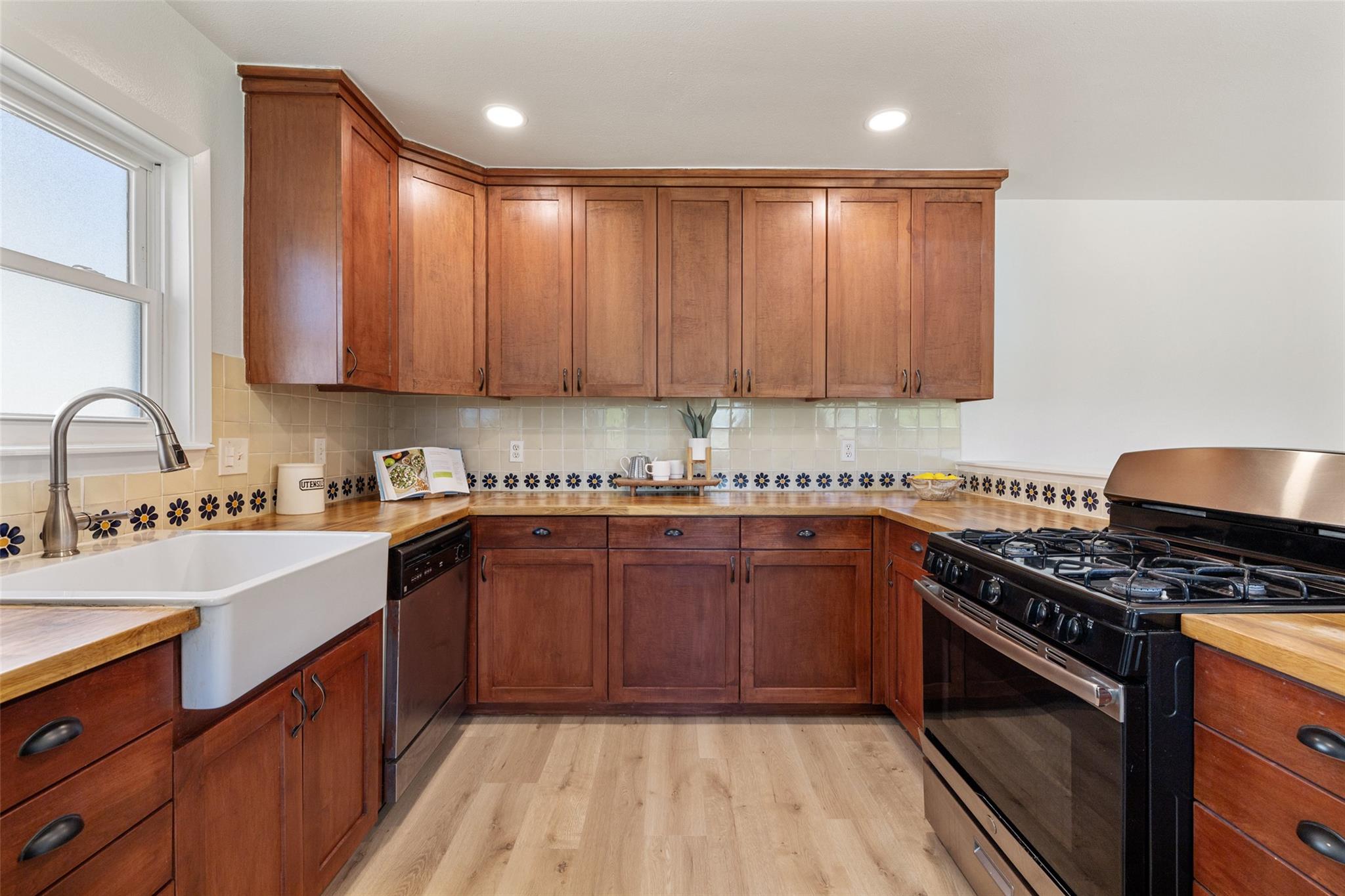 5204 Wayborne Hill Dr Property Photo 10
