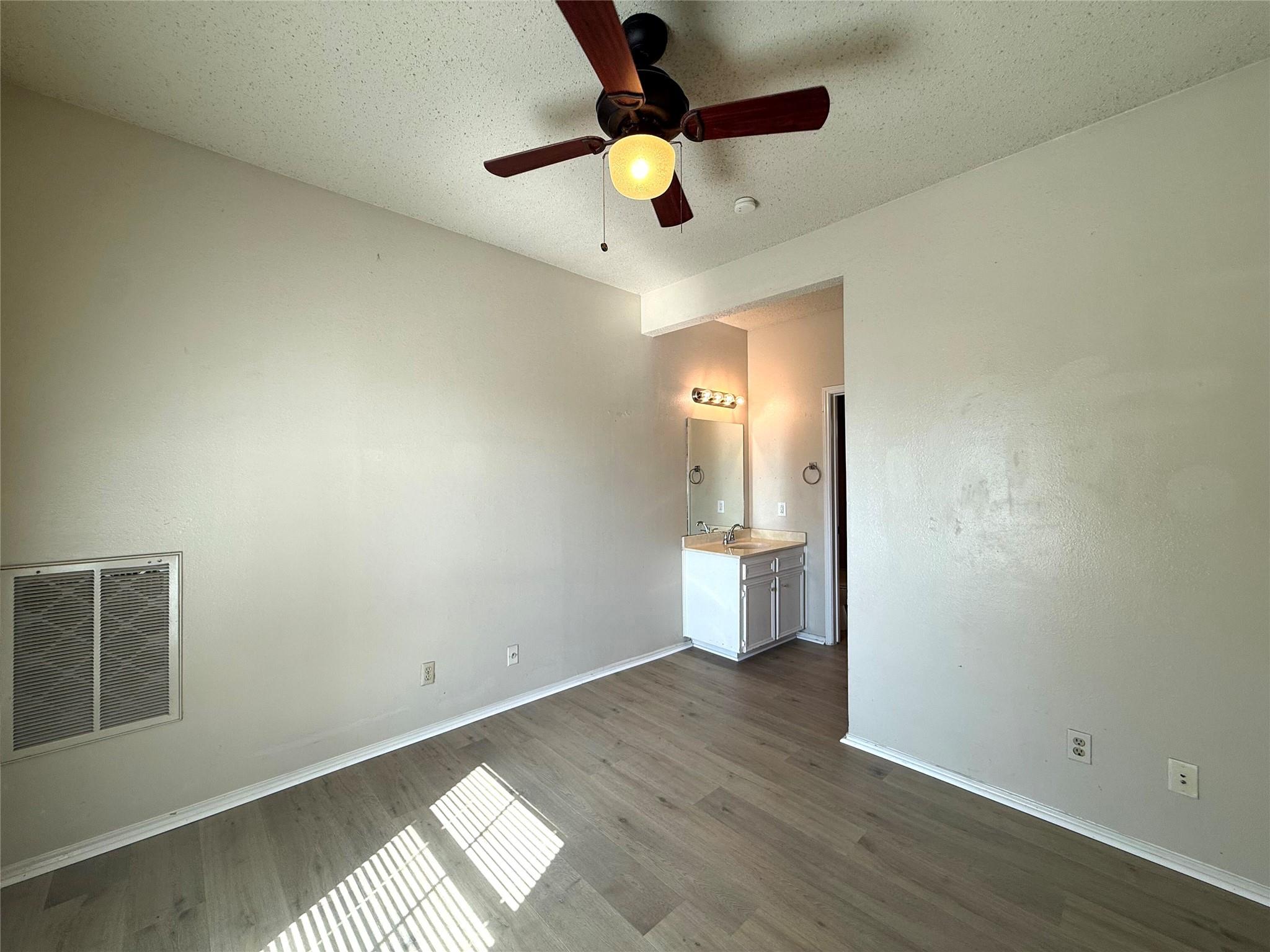 4401 Speedway None #305 Property Photo 7
