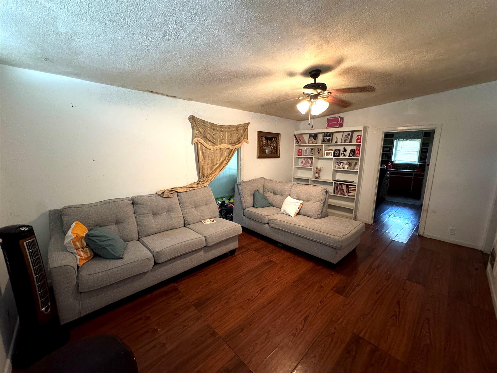 1007 N 17th St Property Photo 2