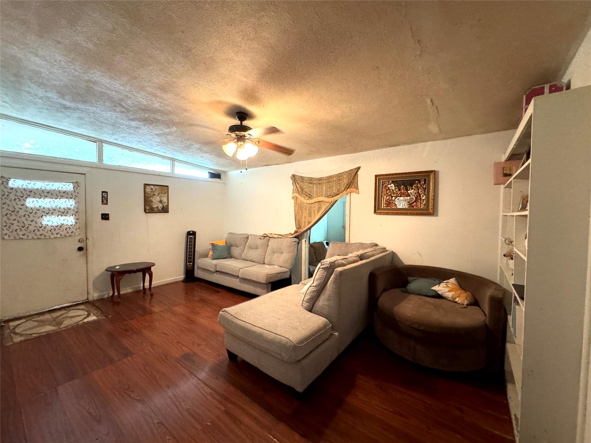 1007 N 17th St Property Photo 3