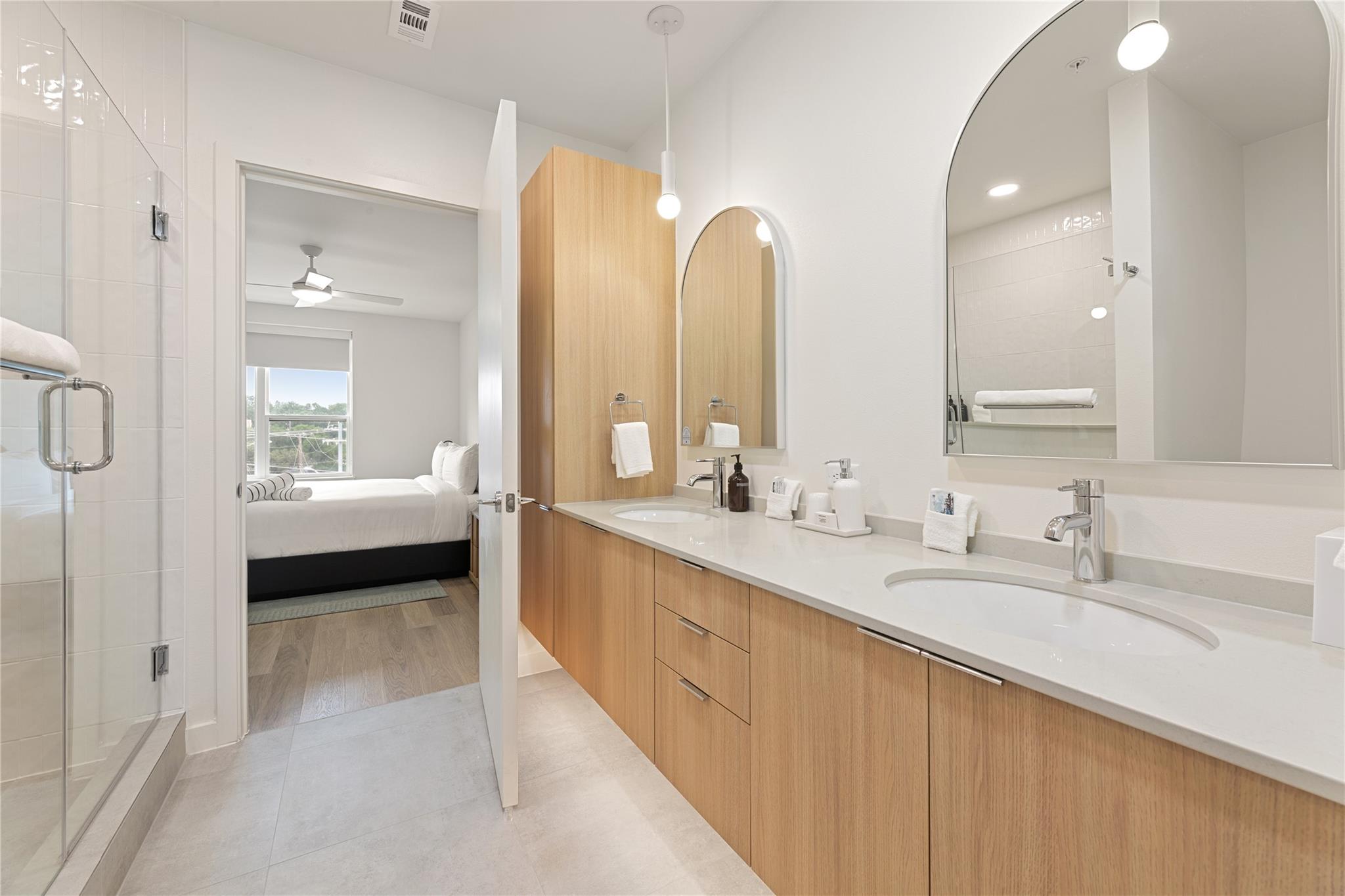 2323 S Lamar Blvd #512 Property Photo 5