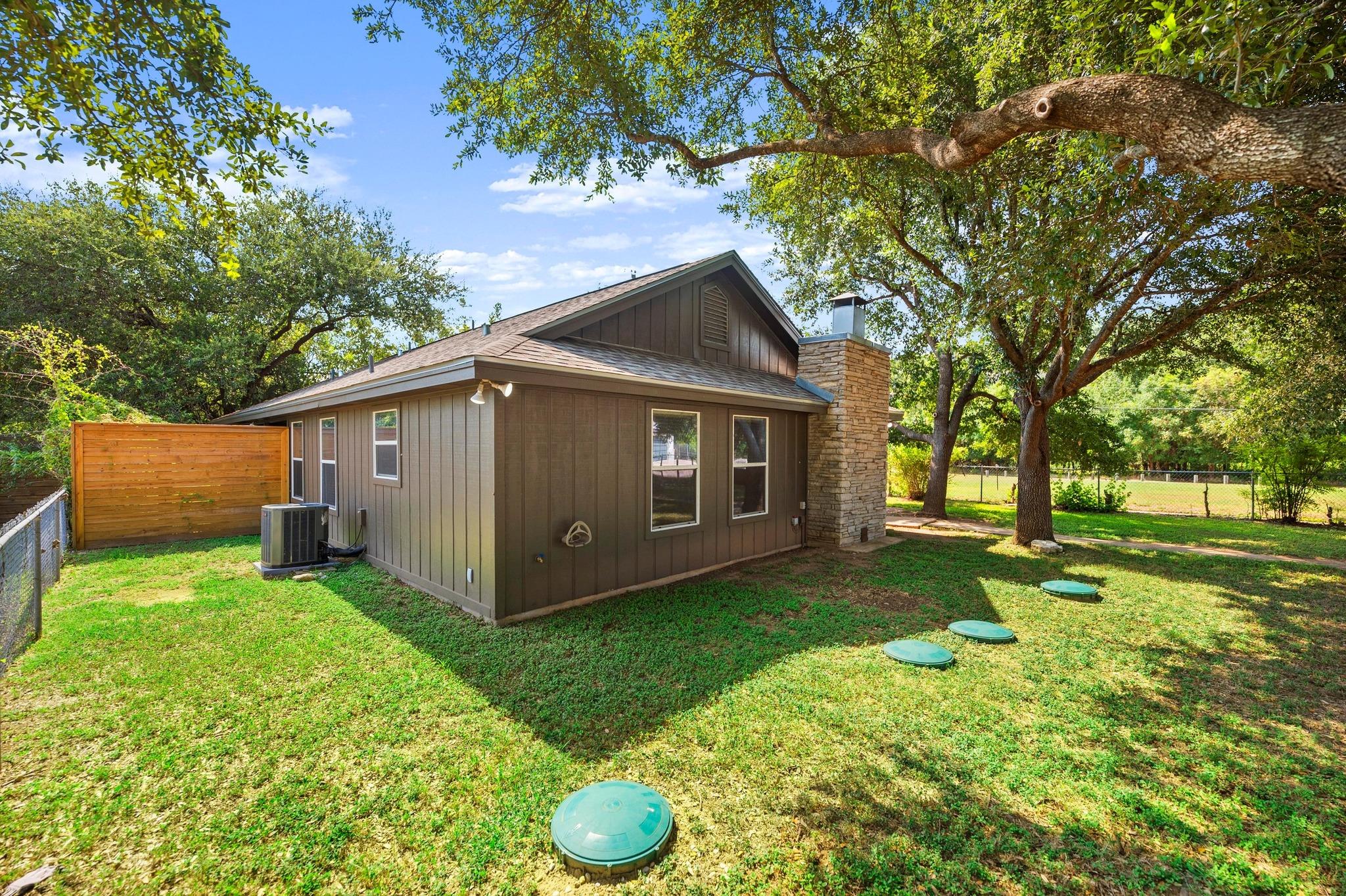 1601 West Ln #a Property Photo 6