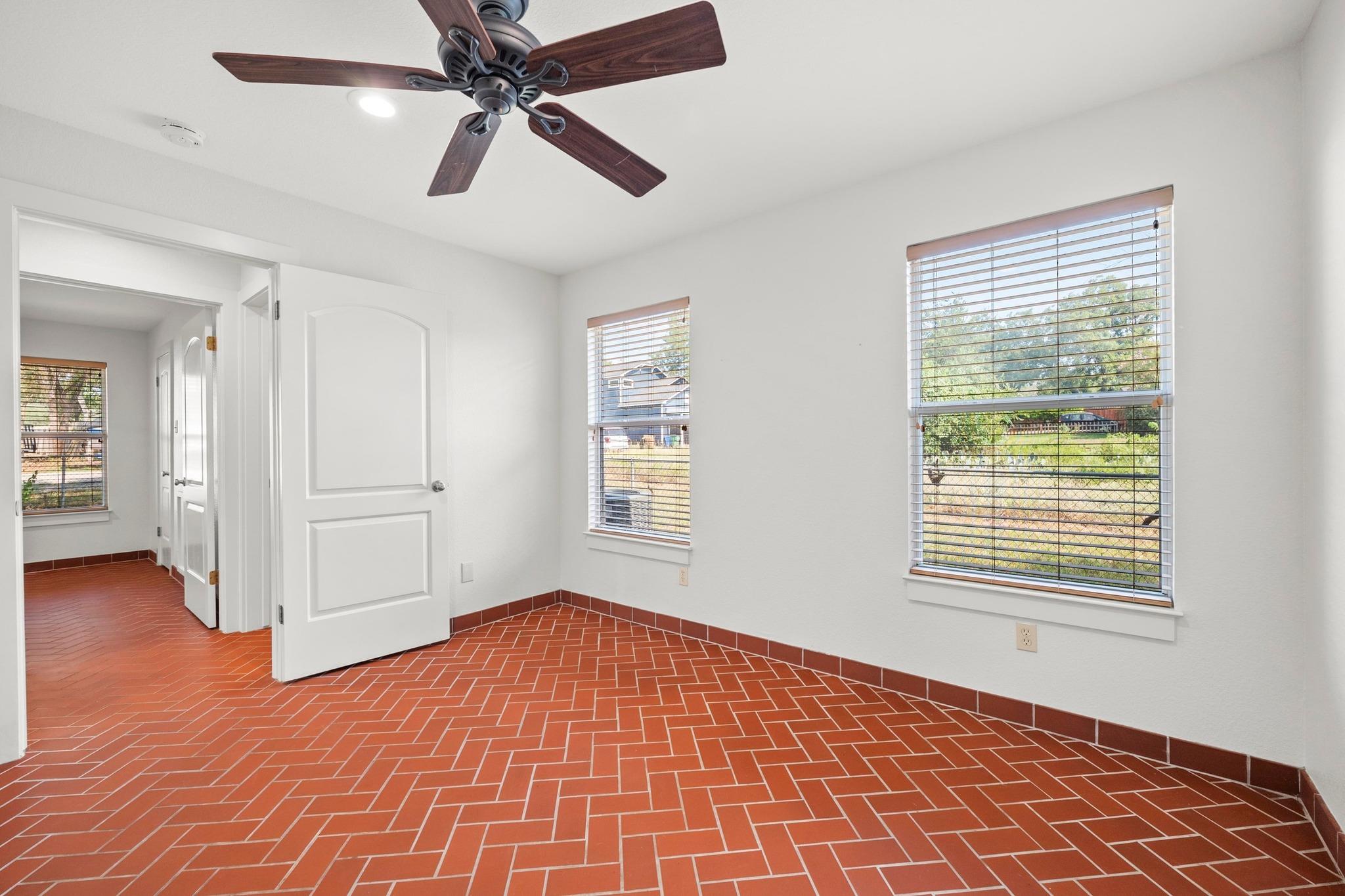 1601 West Ln #a Property Photo 18
