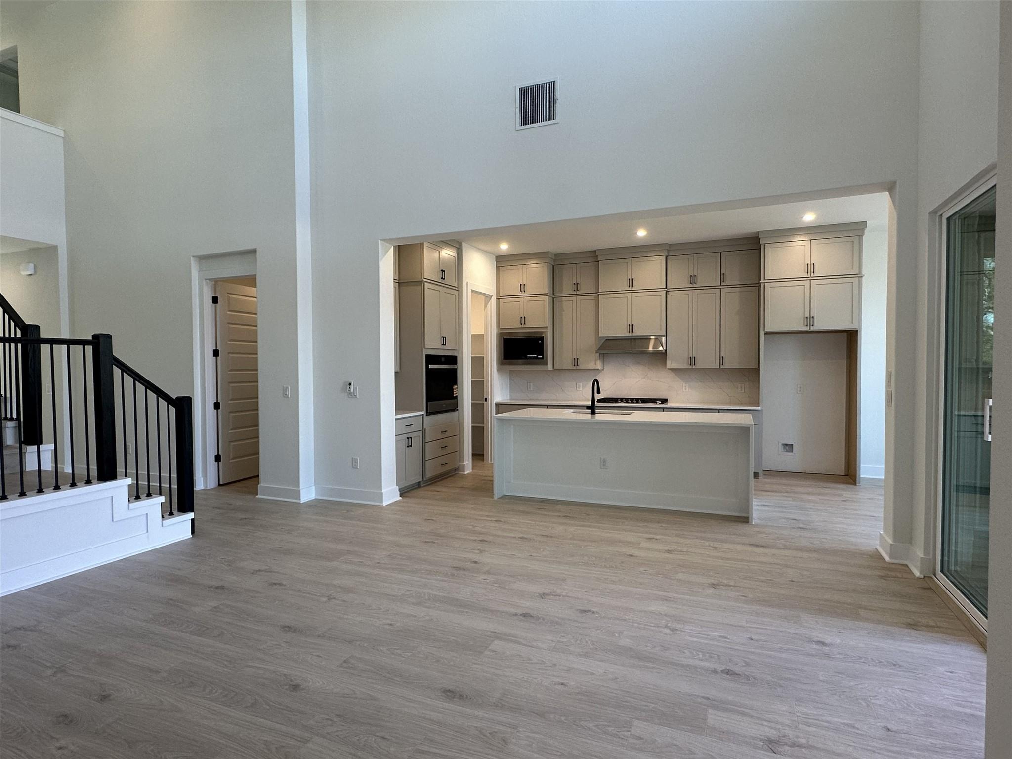 2209 Sarabanda St Property Photo 15