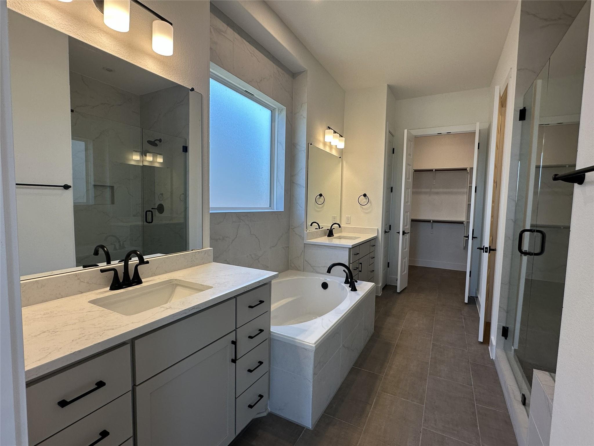2209 Sarabanda St Property Photo 22
