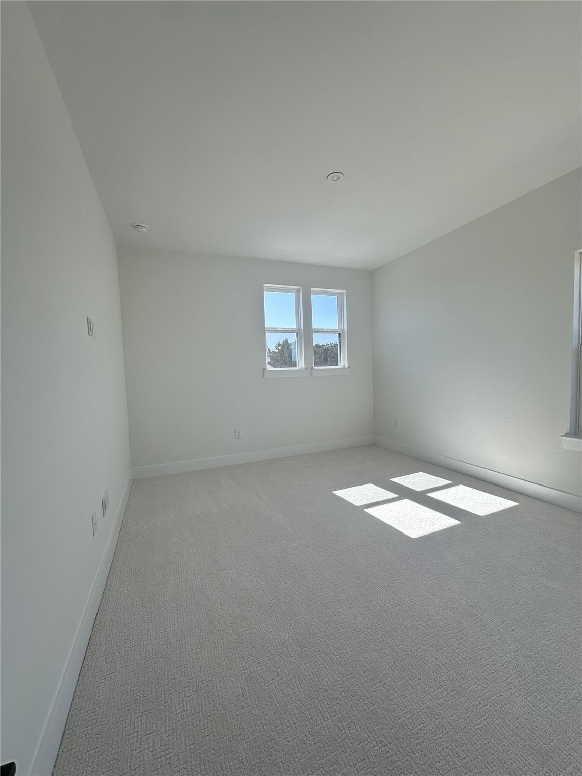 2209 Sarabanda St Property Photo 32