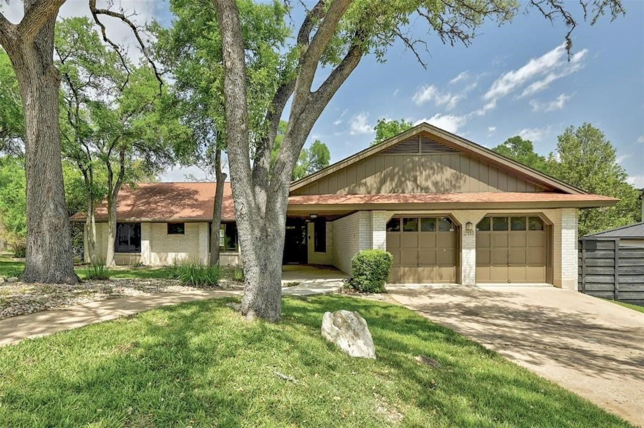 2115 Wychwood Dr Property Photo 1