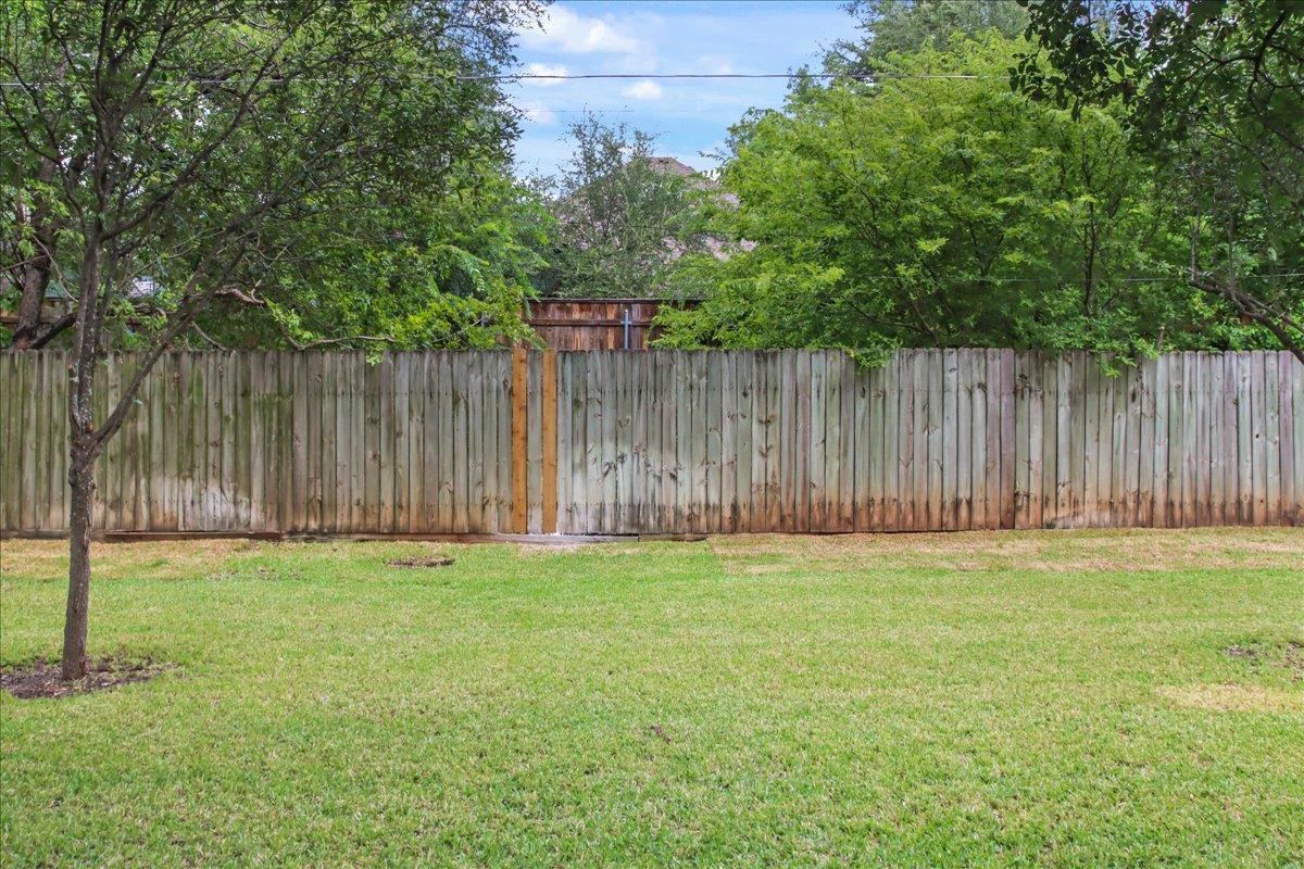1612 Hermitage Dr Property Photo 29